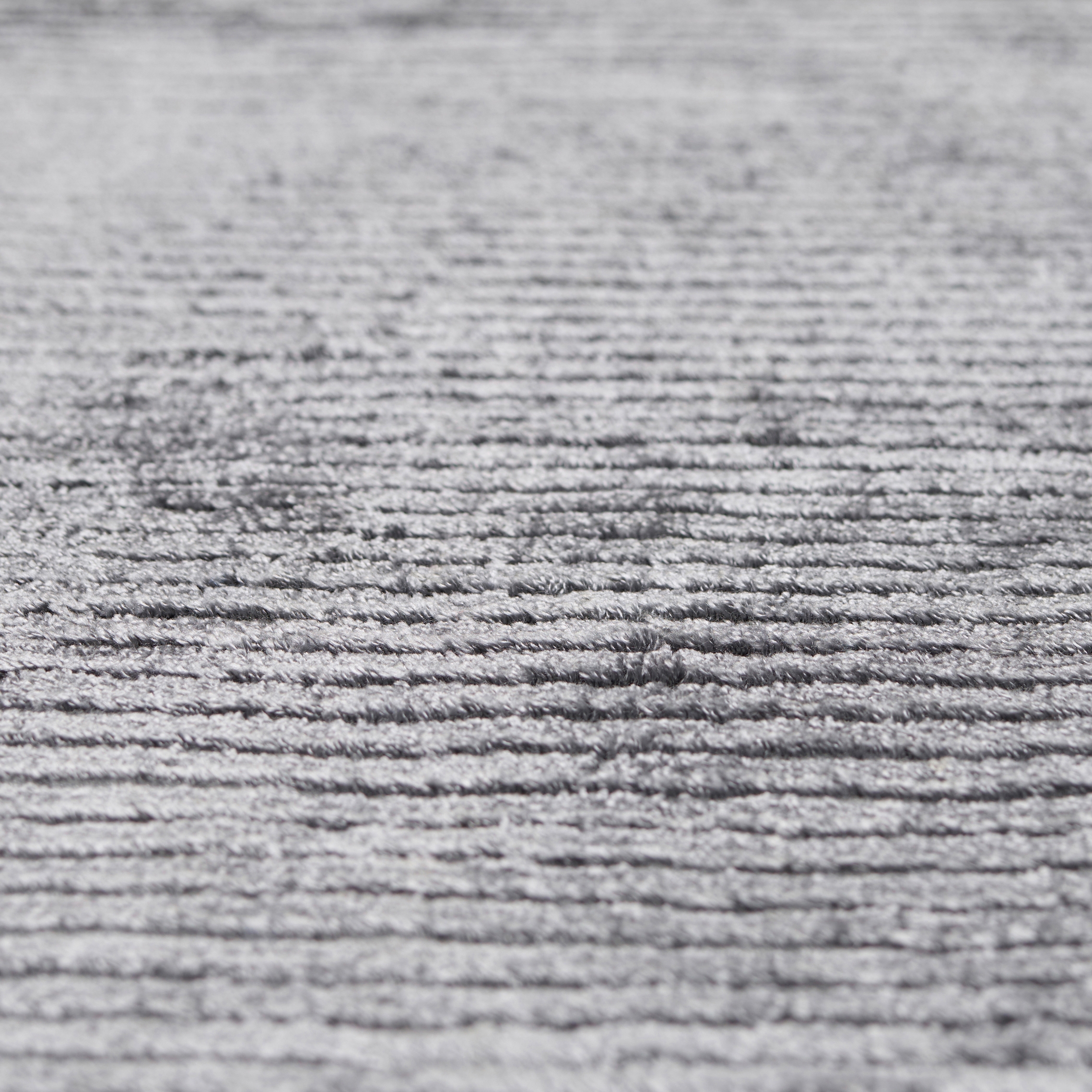 Afficher le produit Monza - Beluga du fabricant Bomat