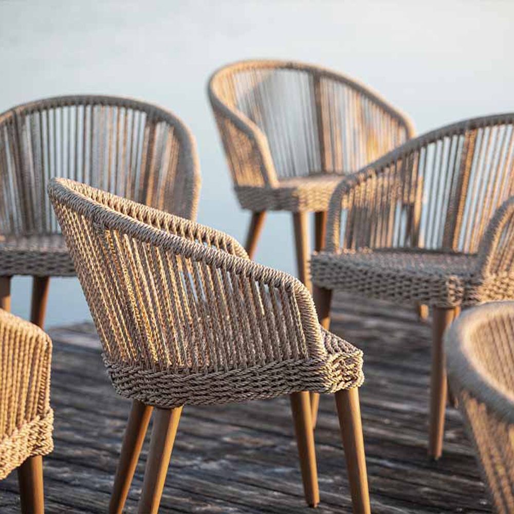 GARDEN CHAIRS & ARMCHAIRS