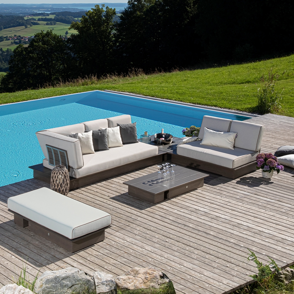 LOUNGE FURNITURE