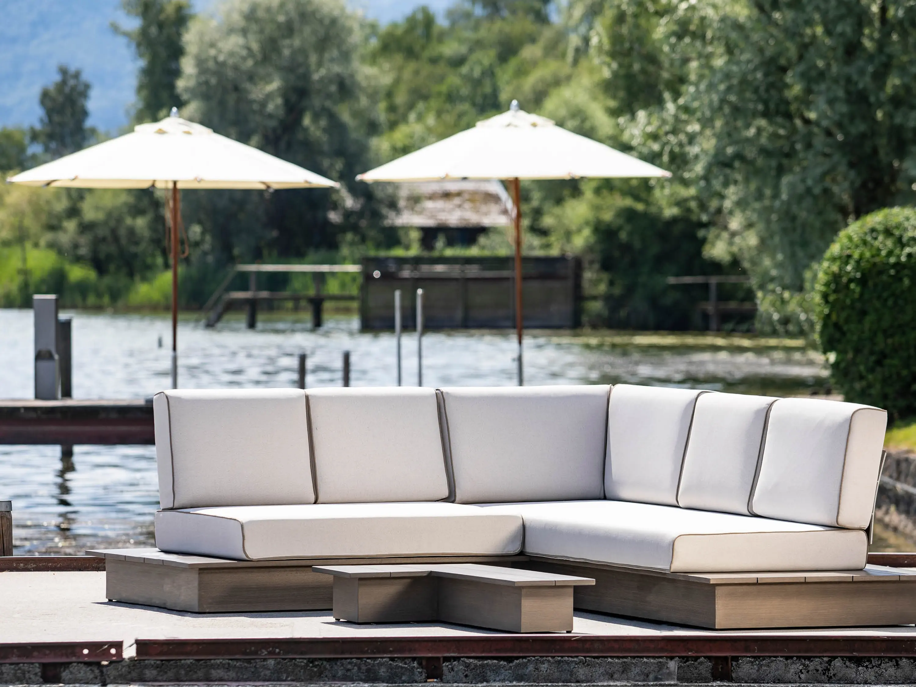 MBM - La Villa | Single Lounger Daybed La Villa Left Borneo Incl. Cushion