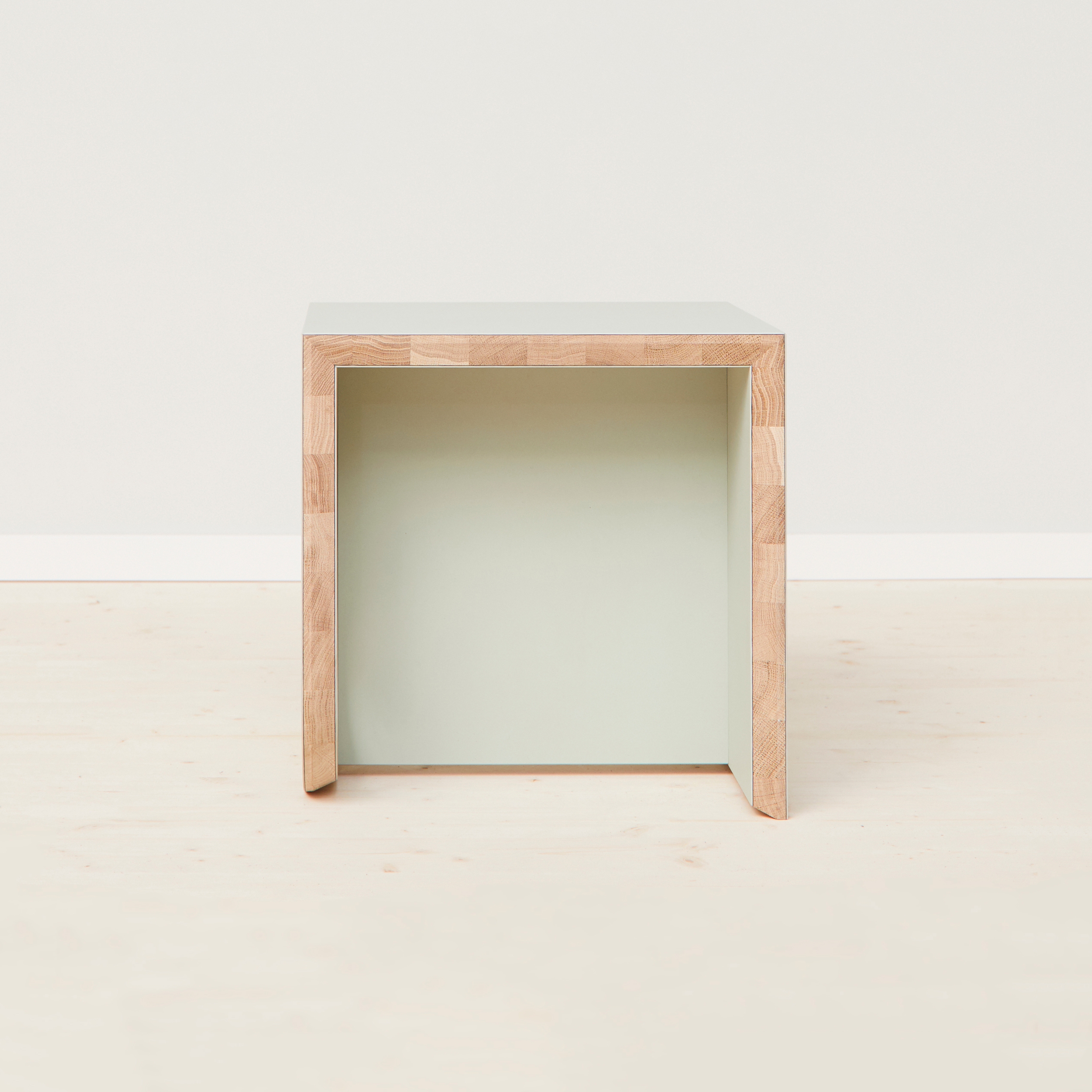 Mostra il prodotto Eins | Oak del produttore bekind.