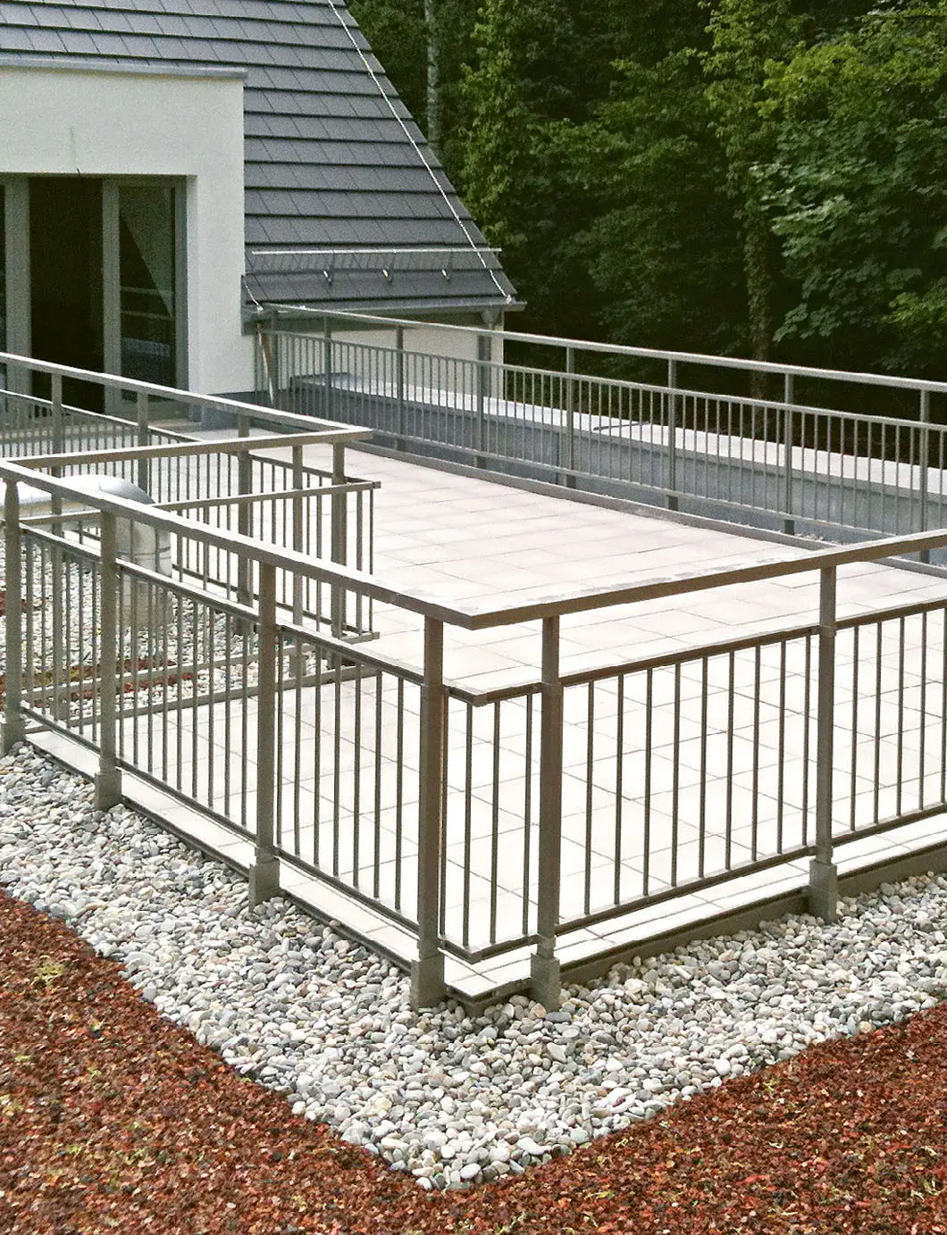 b/s/t - b/s/t BARRIAL Aluminium guardrail system - Type: self-supporting