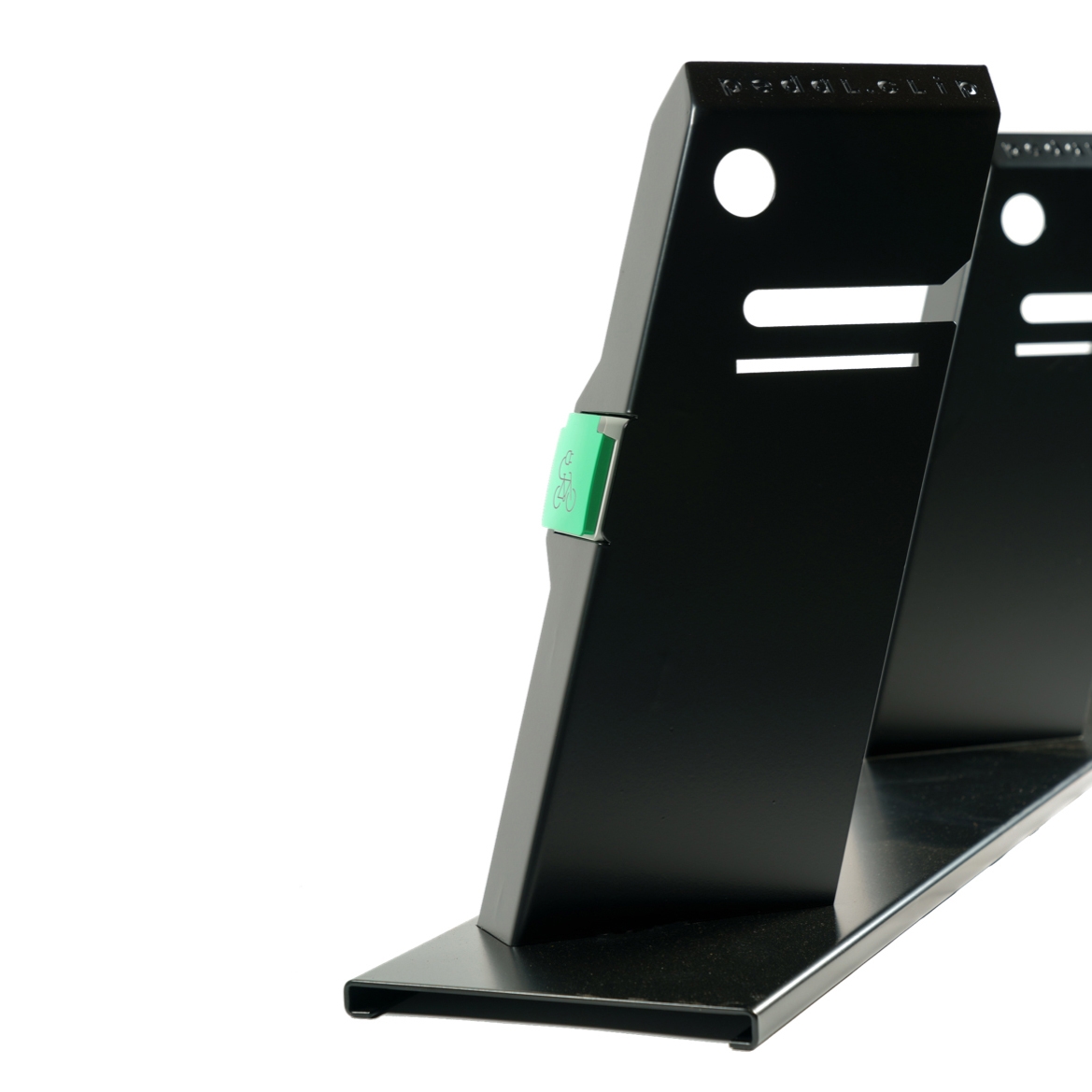 Display product pedal.clip E charging option from manufacturer bike.box