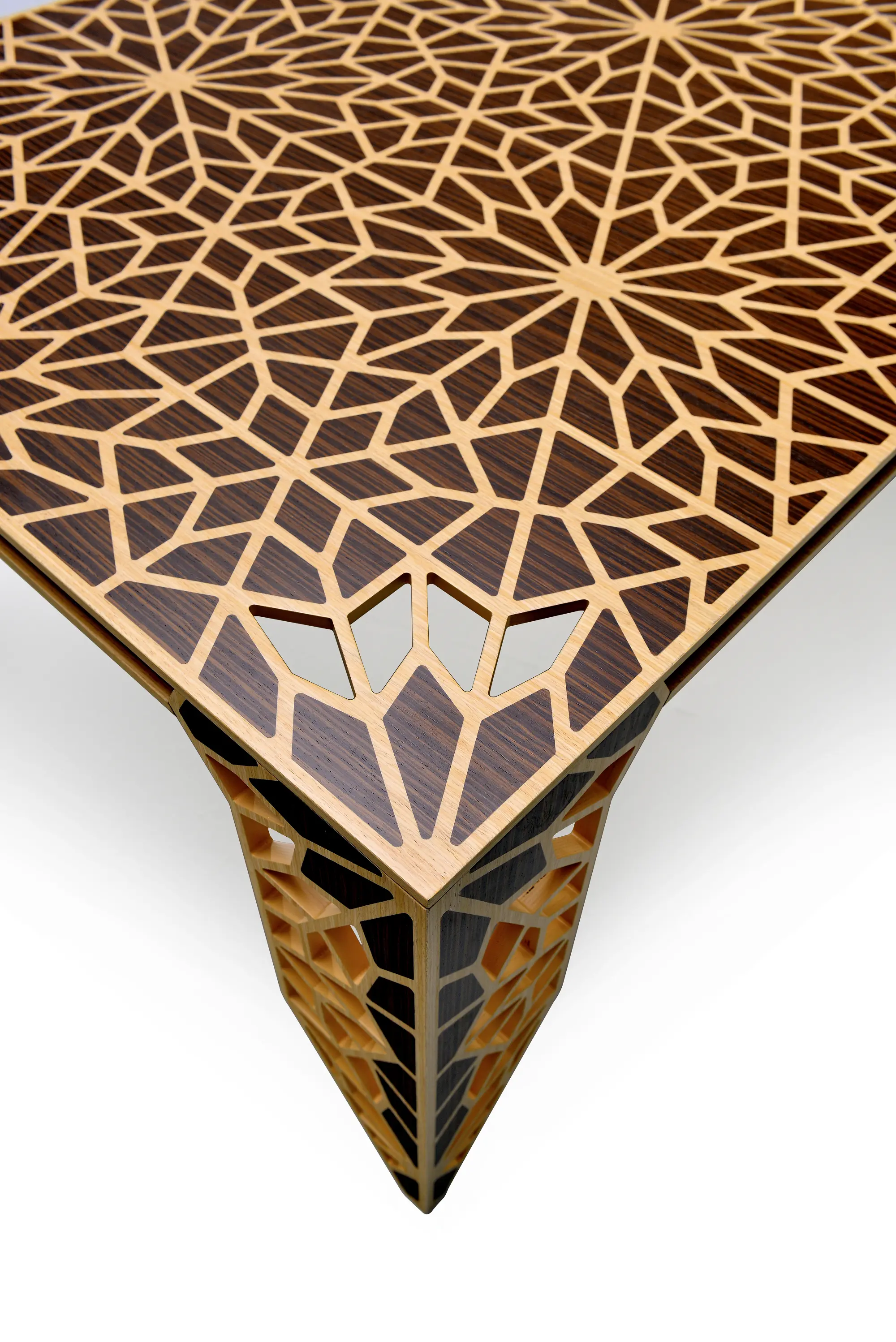 Mikodam - Sela Table Oak Border & Walnut Inlay Veneered (Nmc1)