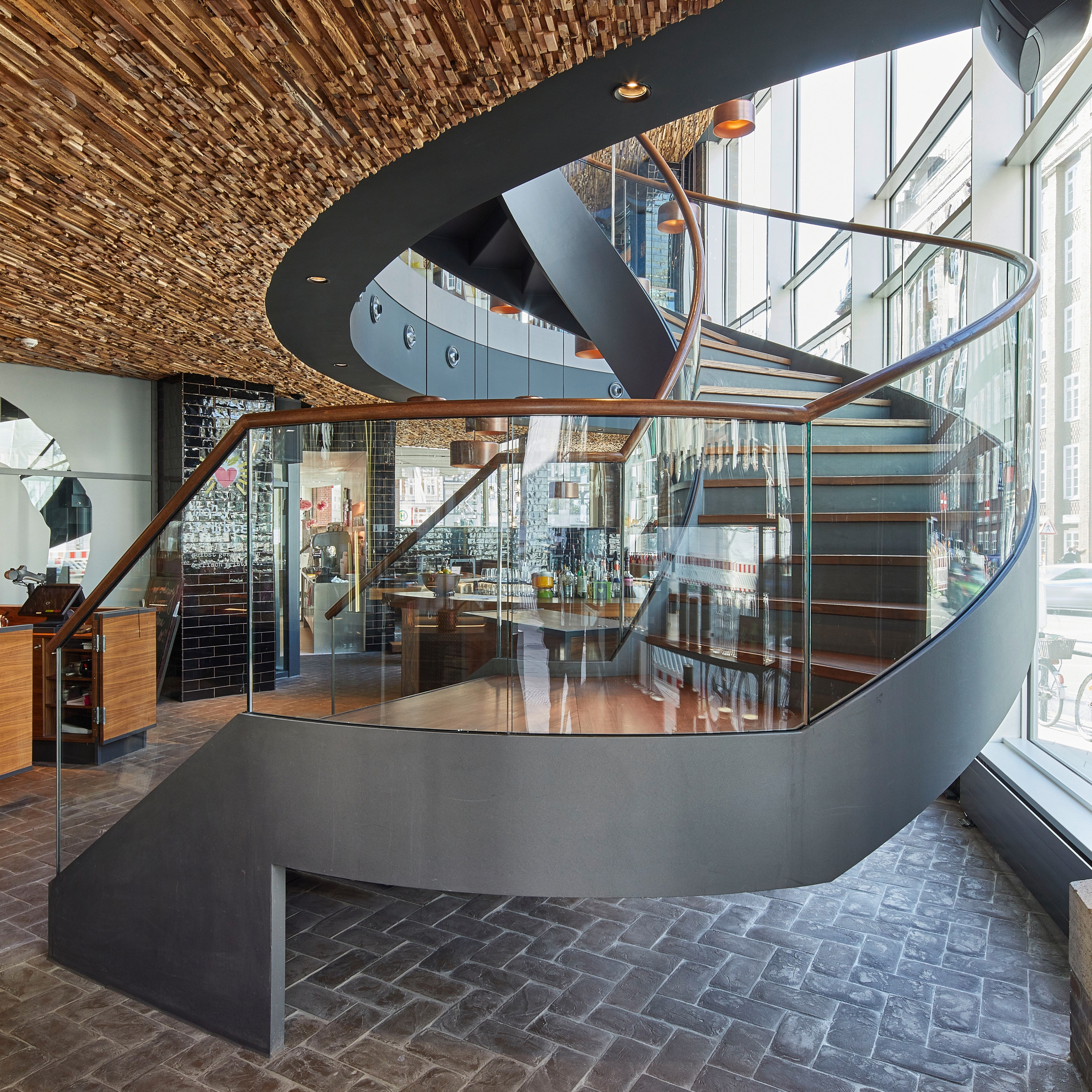 Mostrar el producto Extraordinary stringer stairs at Burgerlich in Hamburg del fabricante MetallArt Treppen