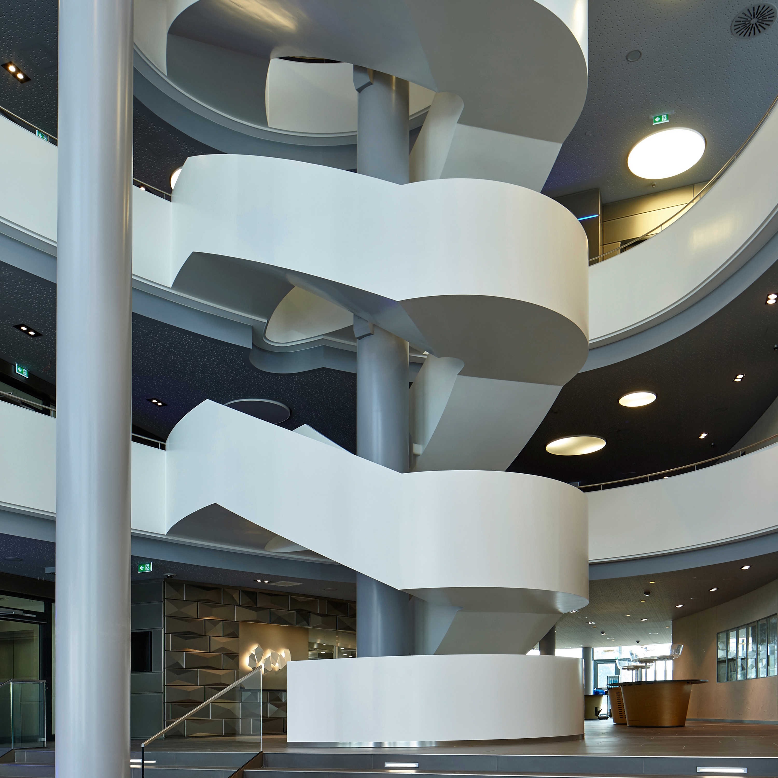Produkt Imposante Treppenskulptur im WTZ III in Heilbronn des Herstellers MetallArt Treppen anzeigen