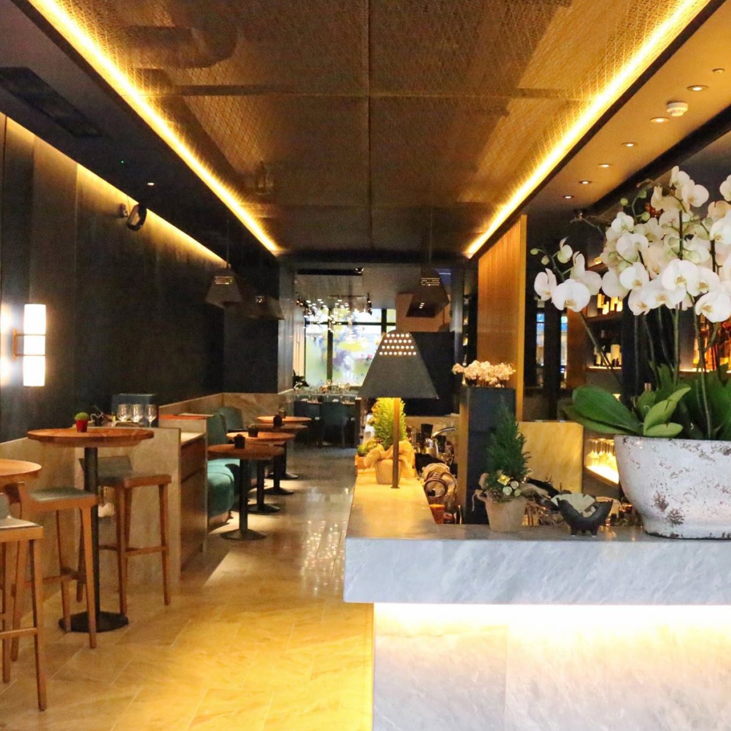 Display product i-Mesh Ceilings from manufacturer i-mesh