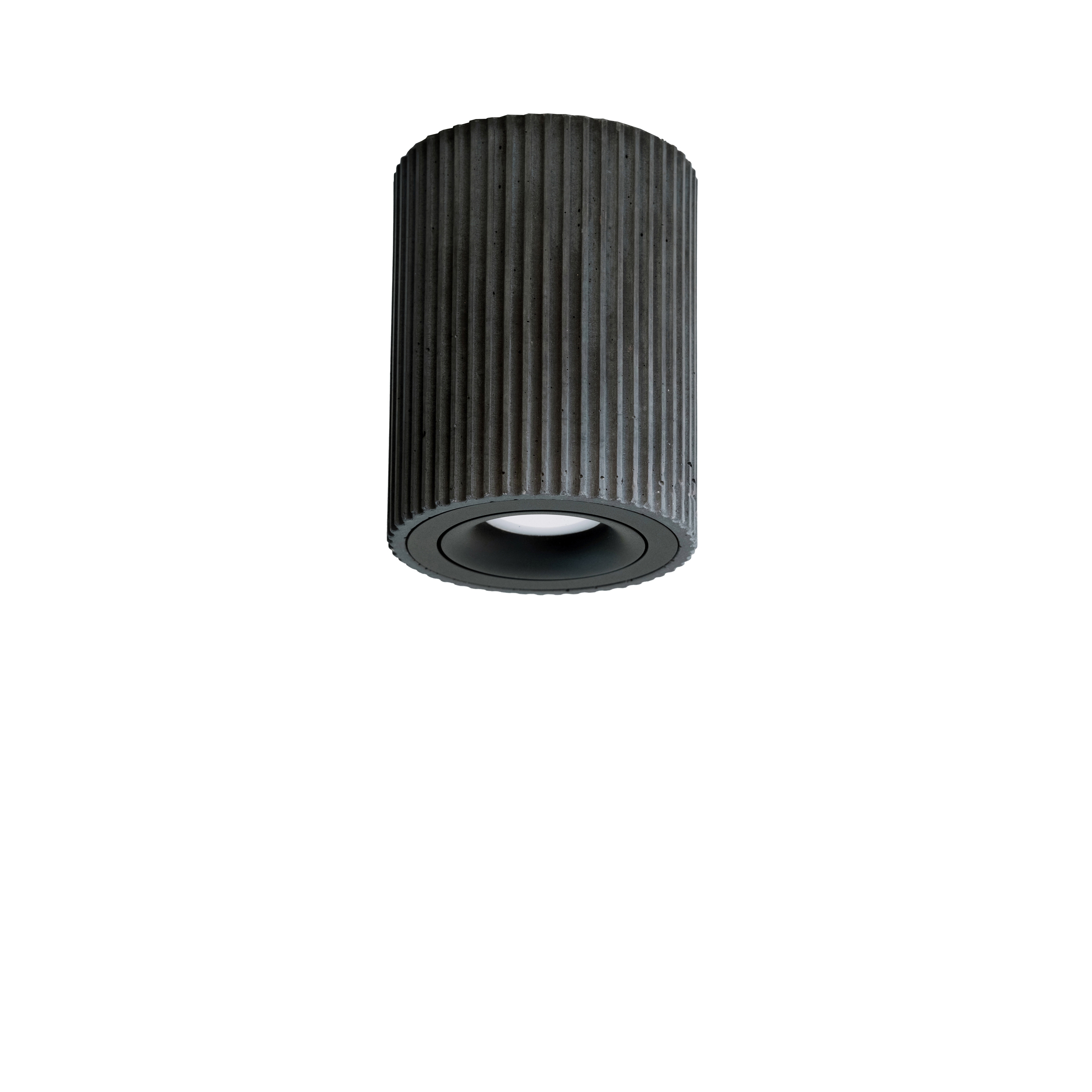 [S2] dark ceiling spot fluted and colorful
