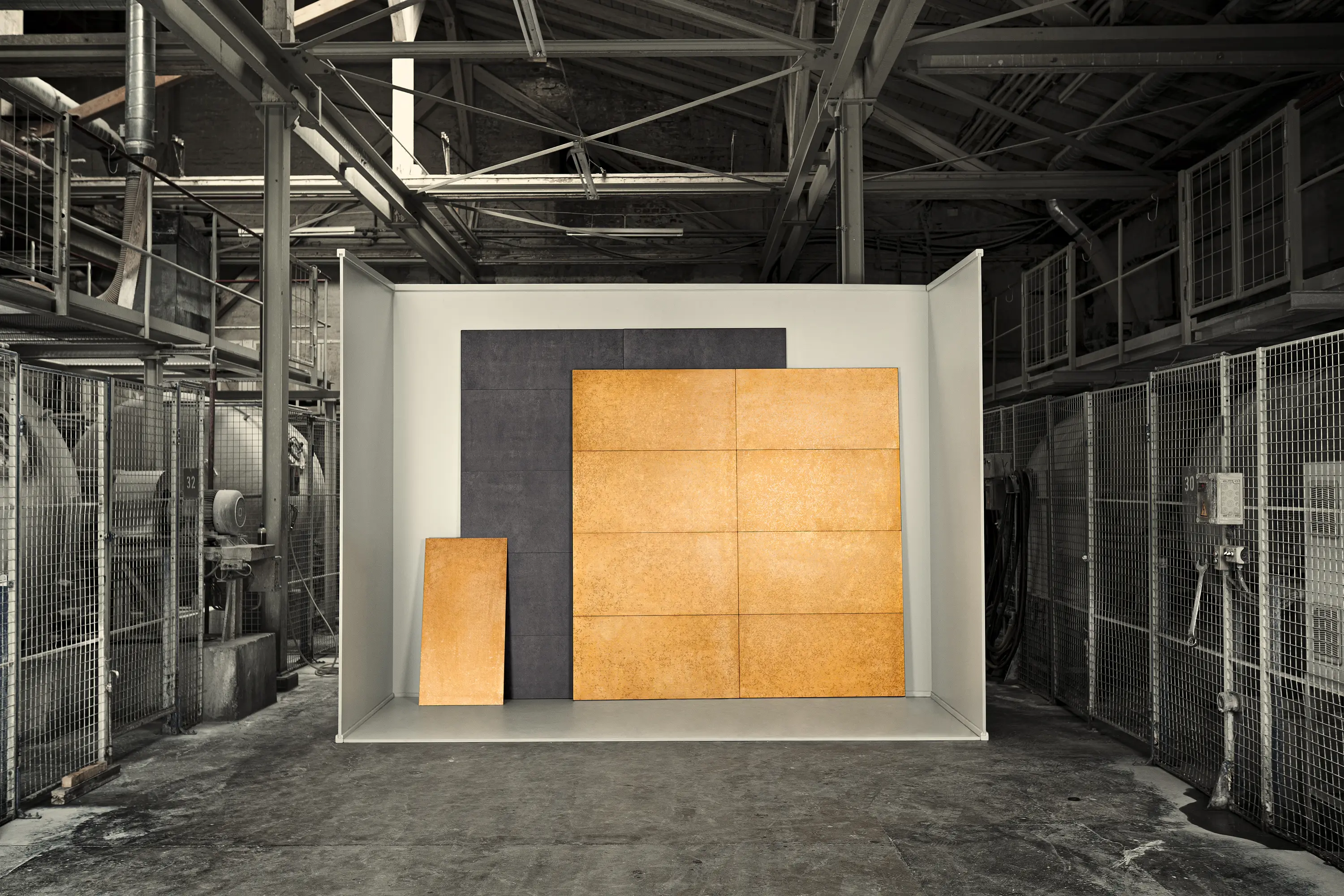 Ceramic District - FEUERGOLD realgold 60x120/06