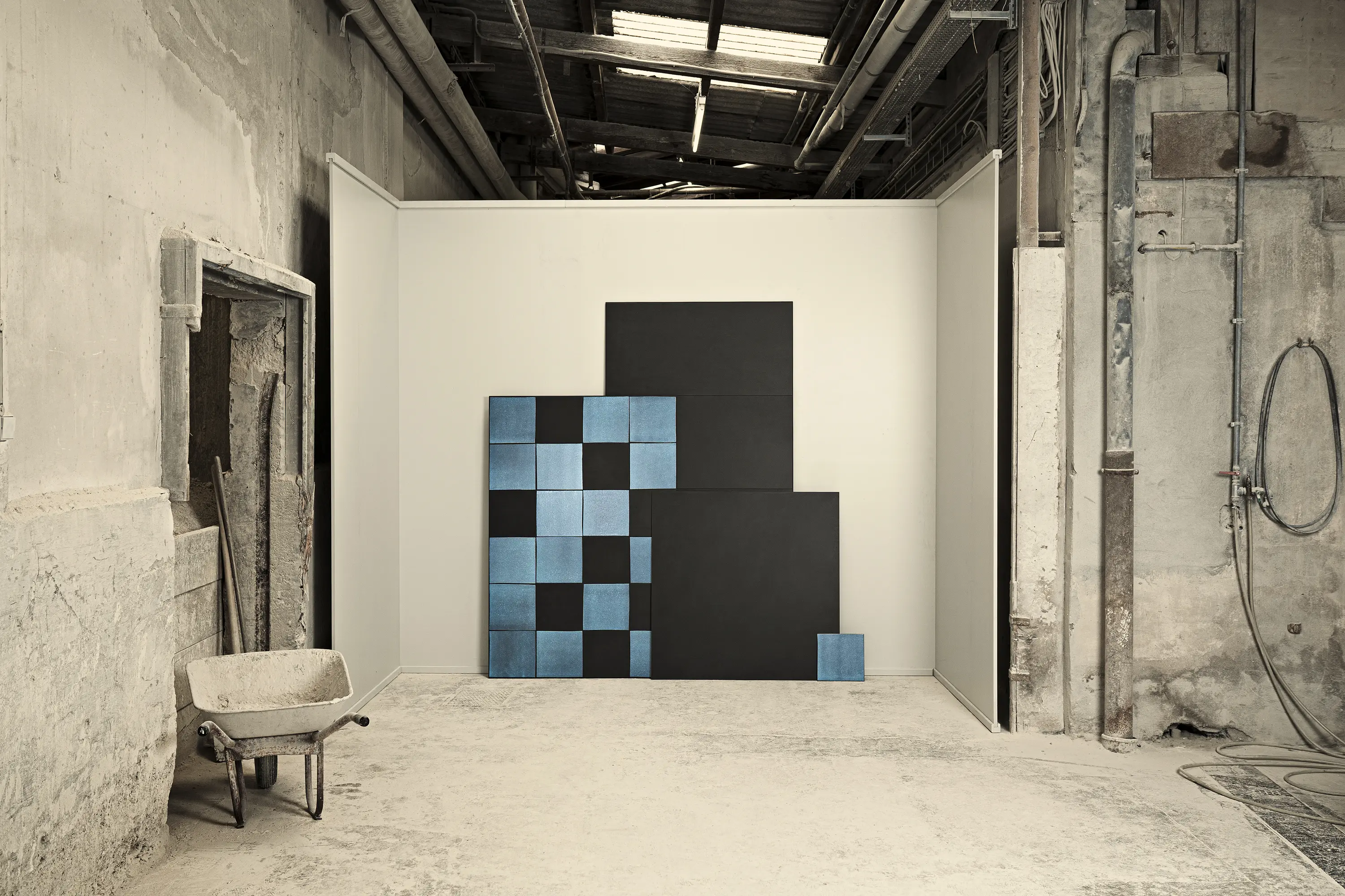 Ceramic District - WABISABI vulcano black 30x30/06
