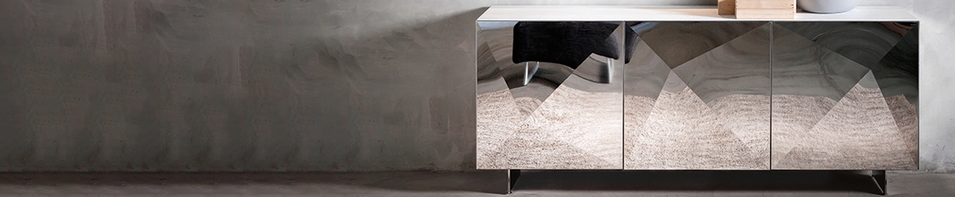 Discover the world of manufacturer Riflessi