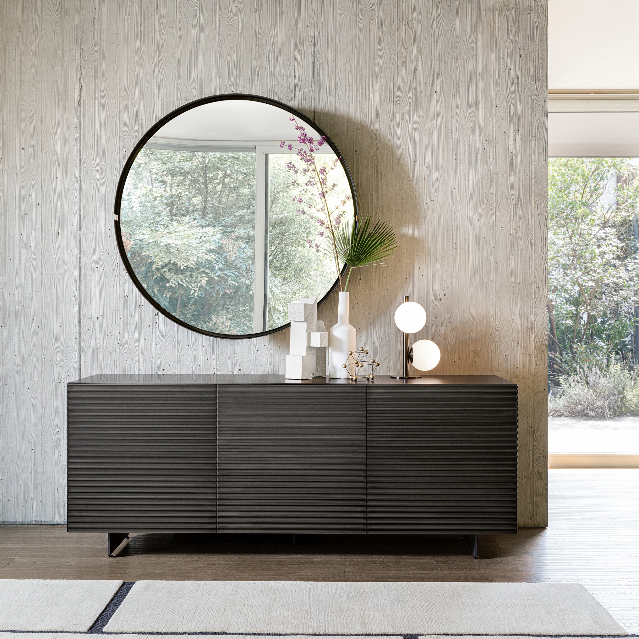 Display product Omega Mirror from manufacturer Riflessi