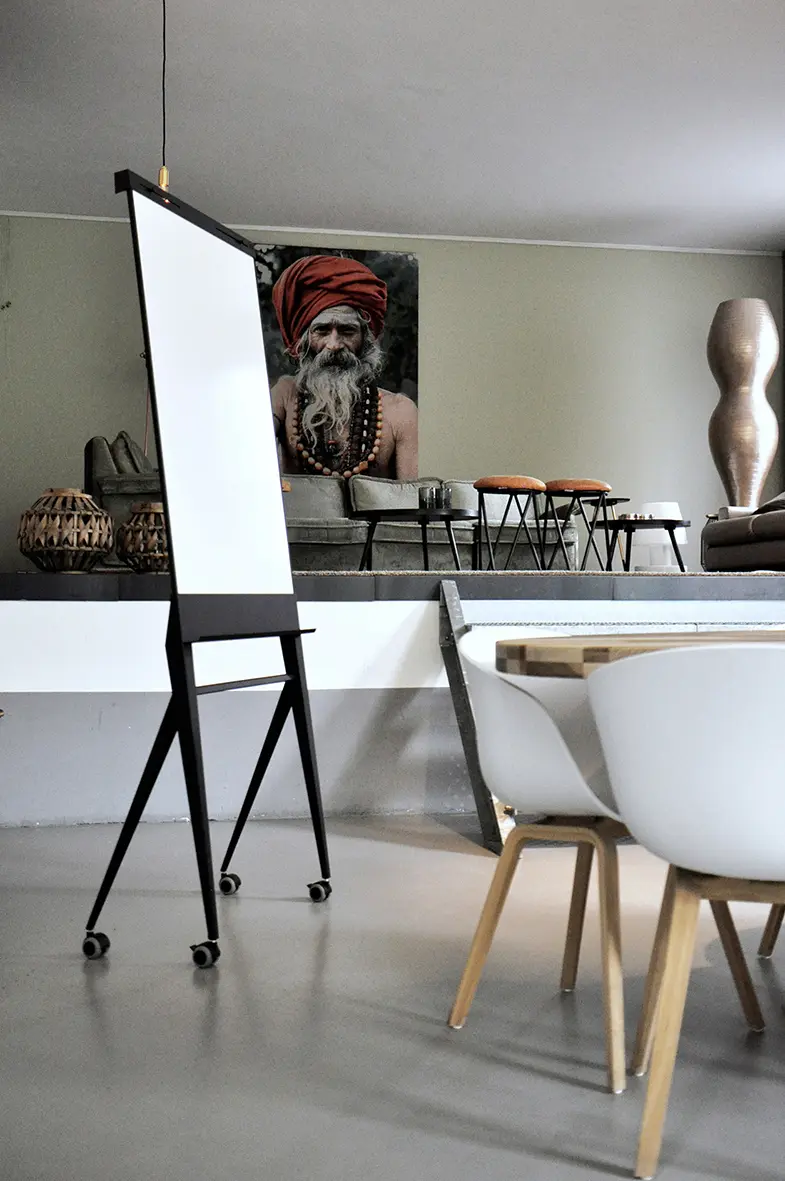 StudioVIX - STRUIS Designboard mobile