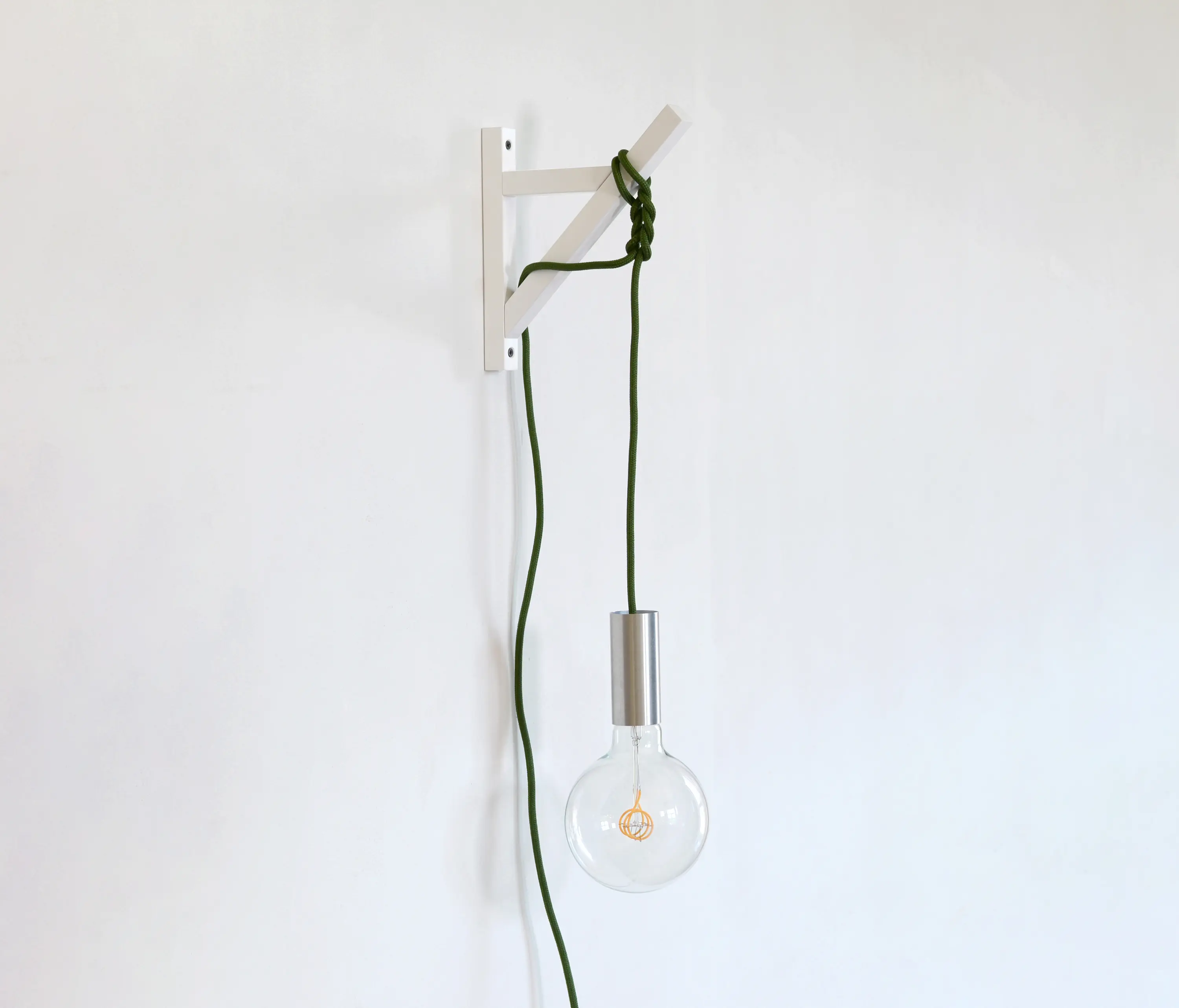 NUD Collection - Bracket White