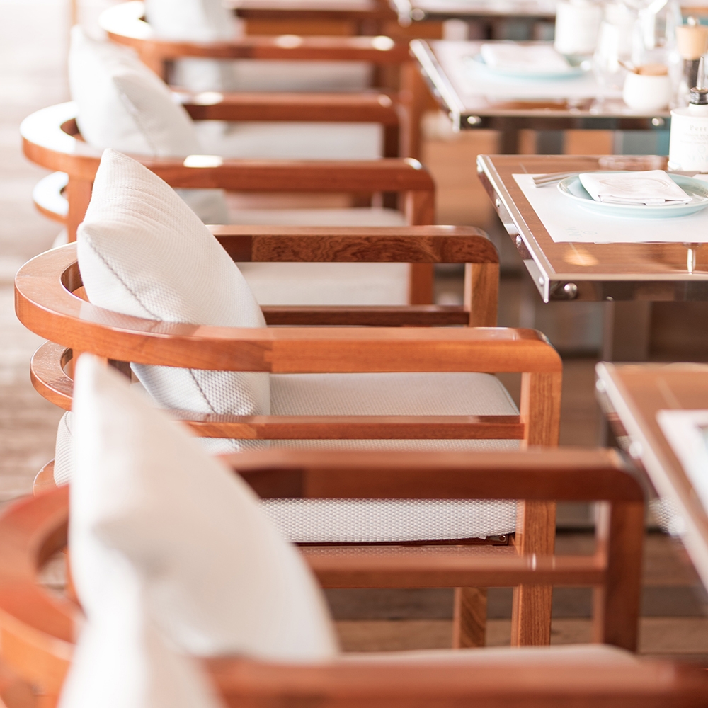 SEATING