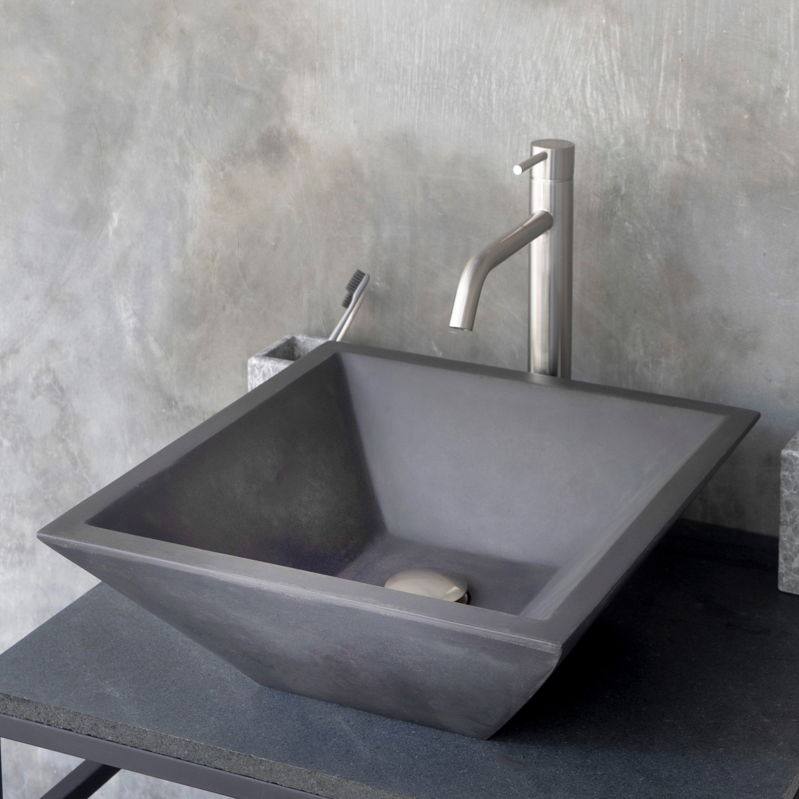 Produkt Grappa Dusk Grey Concrete Basin - Sink - Vessel - Washbasin des Herstellers ConSpire anzeigen