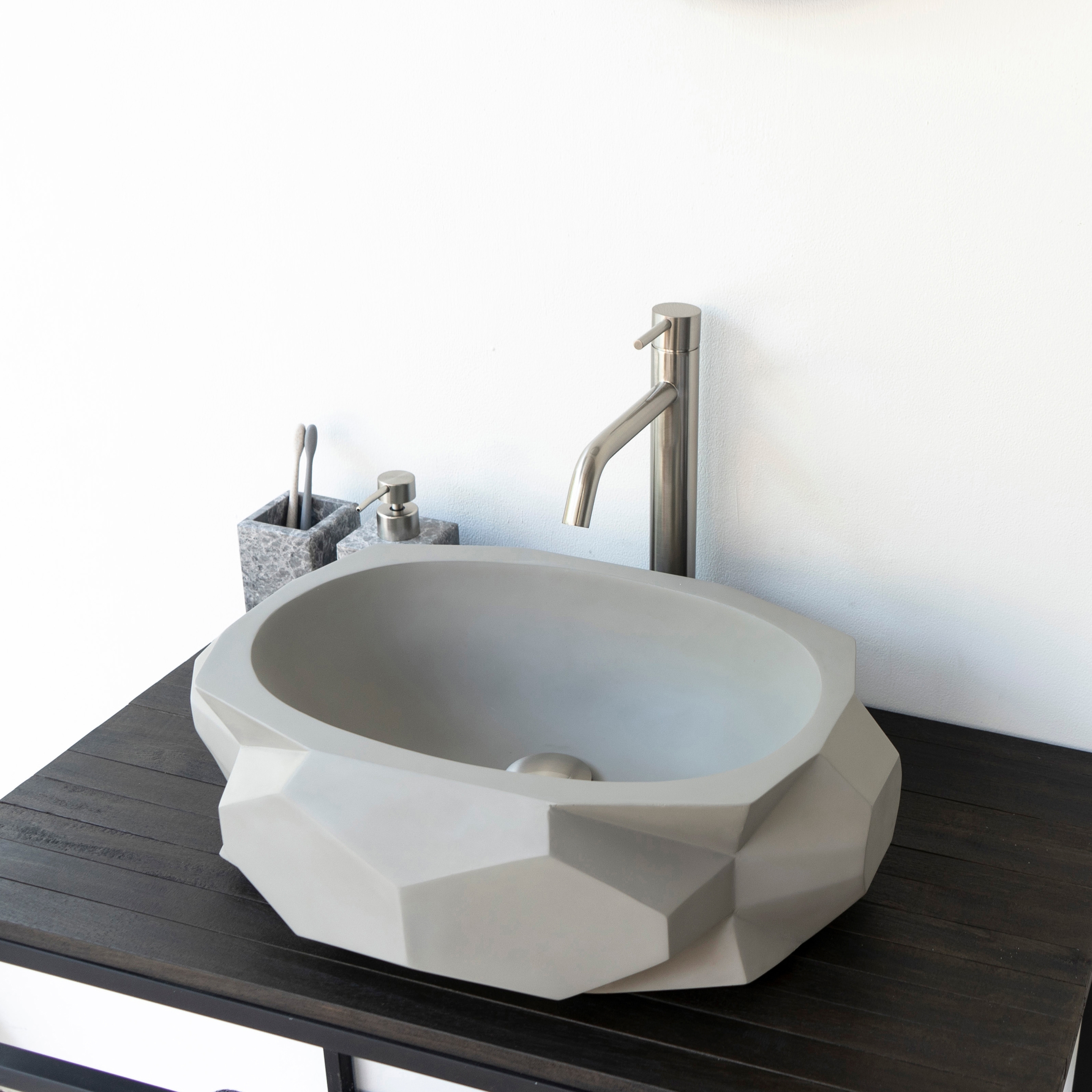Produkt Diamond Medio Light Grey Concrete Basin - Sink - Vessel - Washbasin des Herstellers ConSpire anzeigen