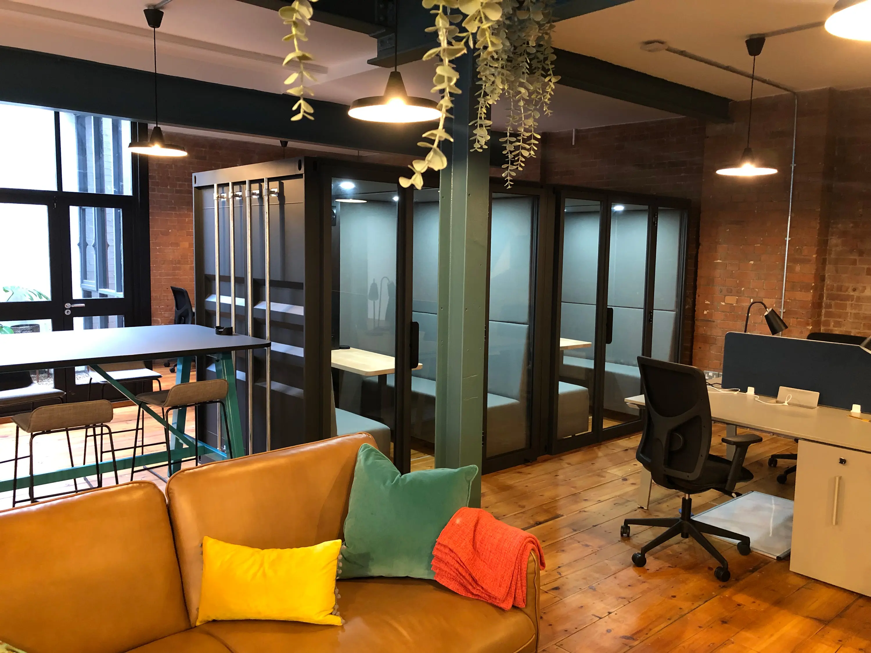 The Meeting Pod - Open Container Box