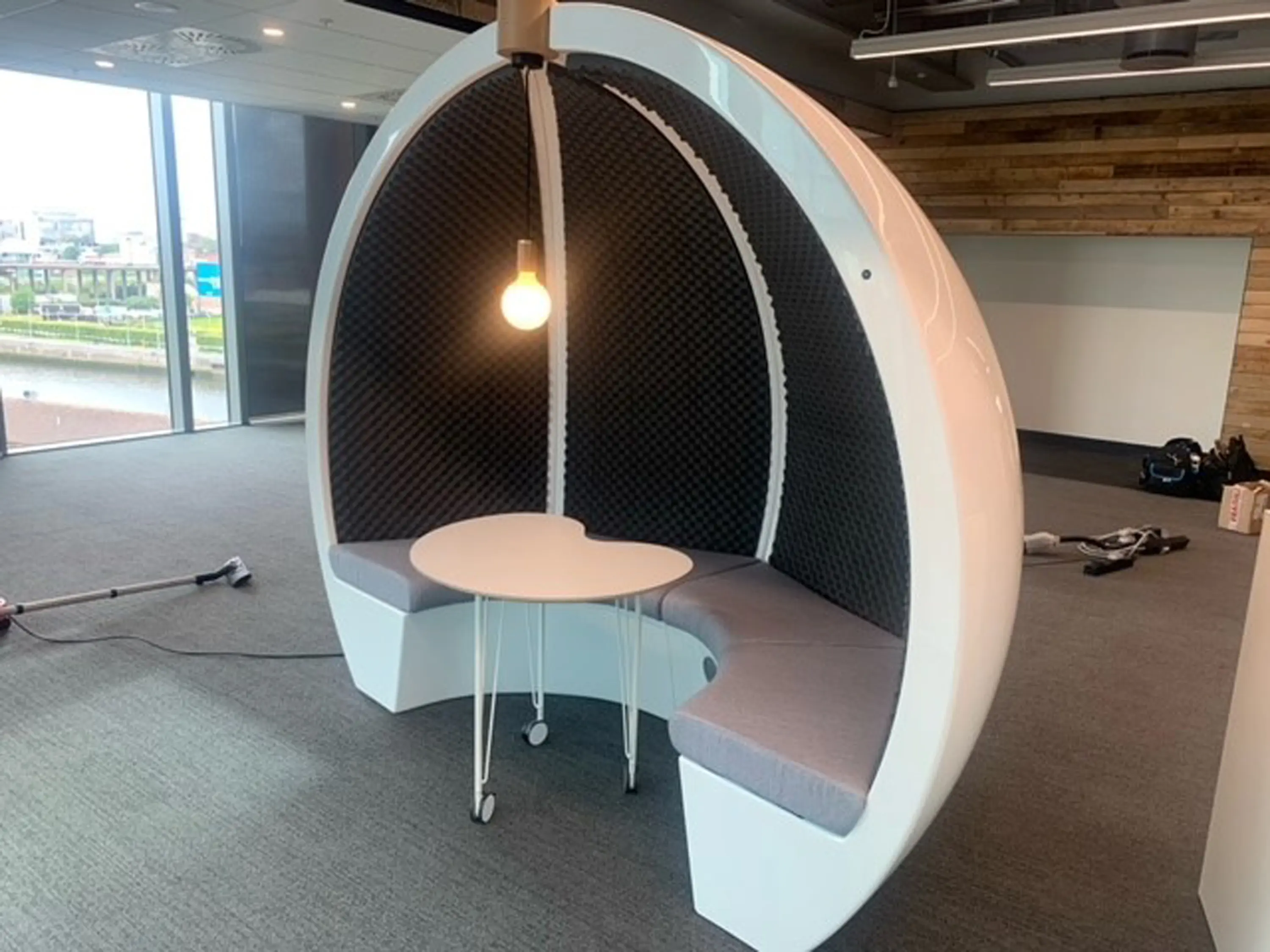 The Meeting Pod - 4 Person Escape Pod
