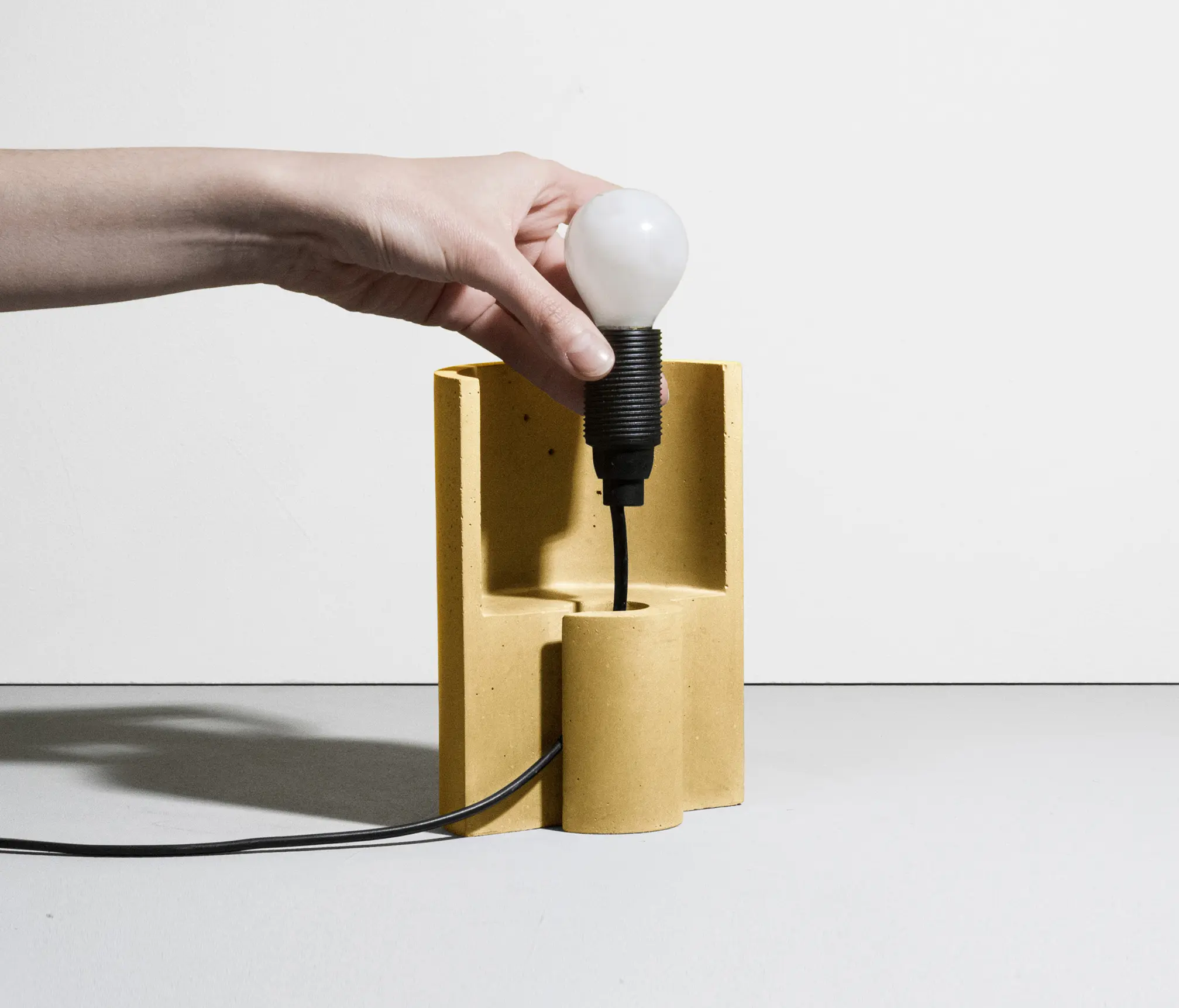Plato Design - Esse Table
