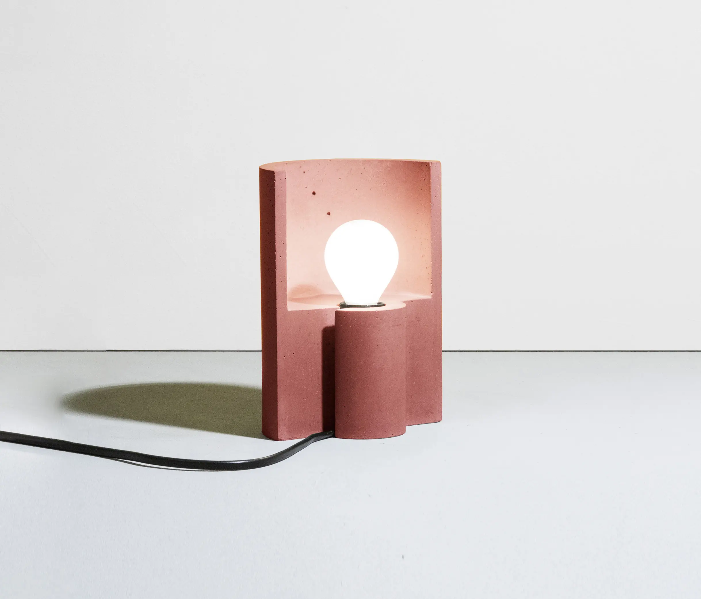 Plato Design - Esse Table