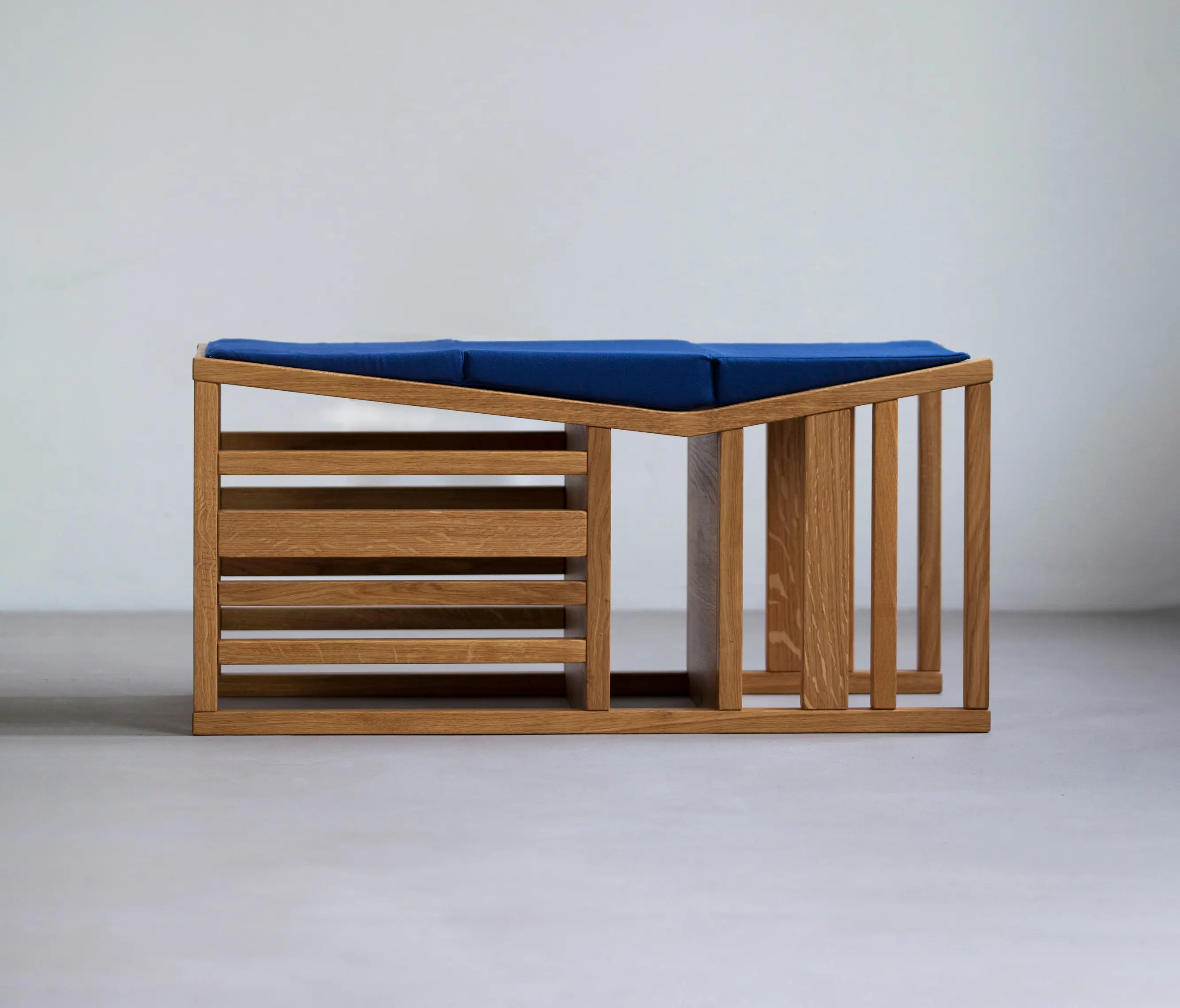 Zaunkönig - Bench | oak, cotton