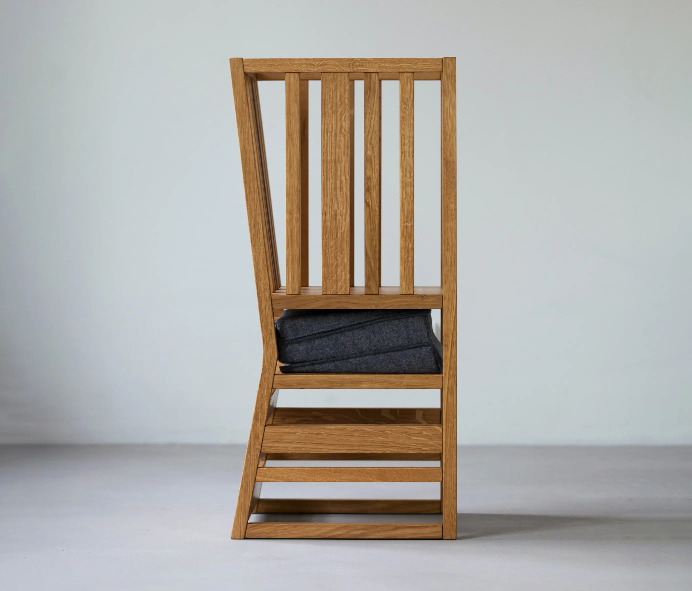 Zaunkönig - Learning Tower | oak, wool felt