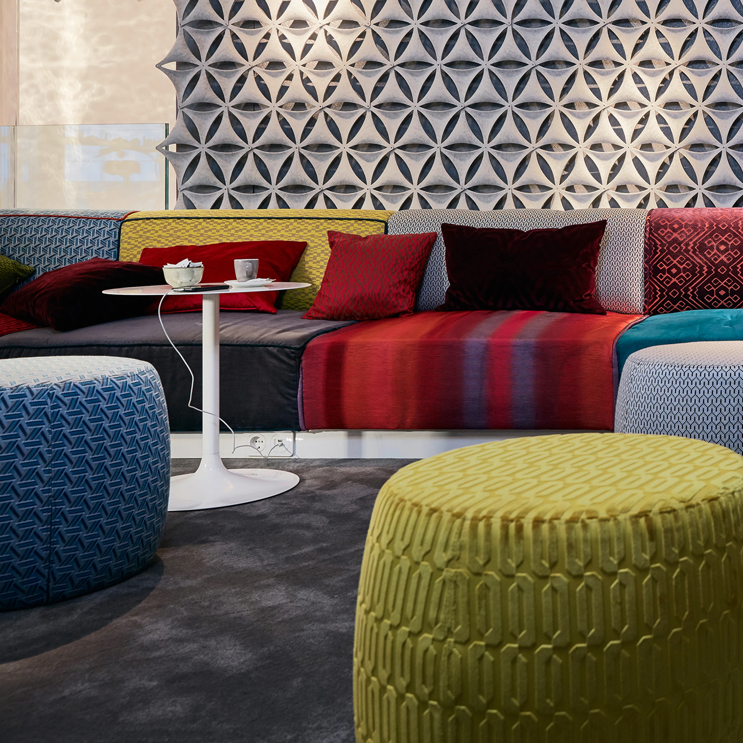 RAUMANSCHLUSSSYSTEME UND LEITUNGSFÜHRUNG