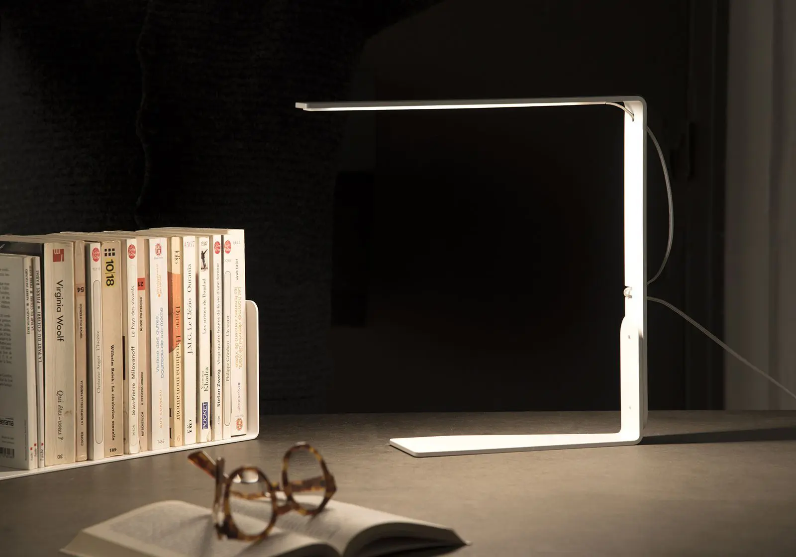 Teebooks - TEElight Table light