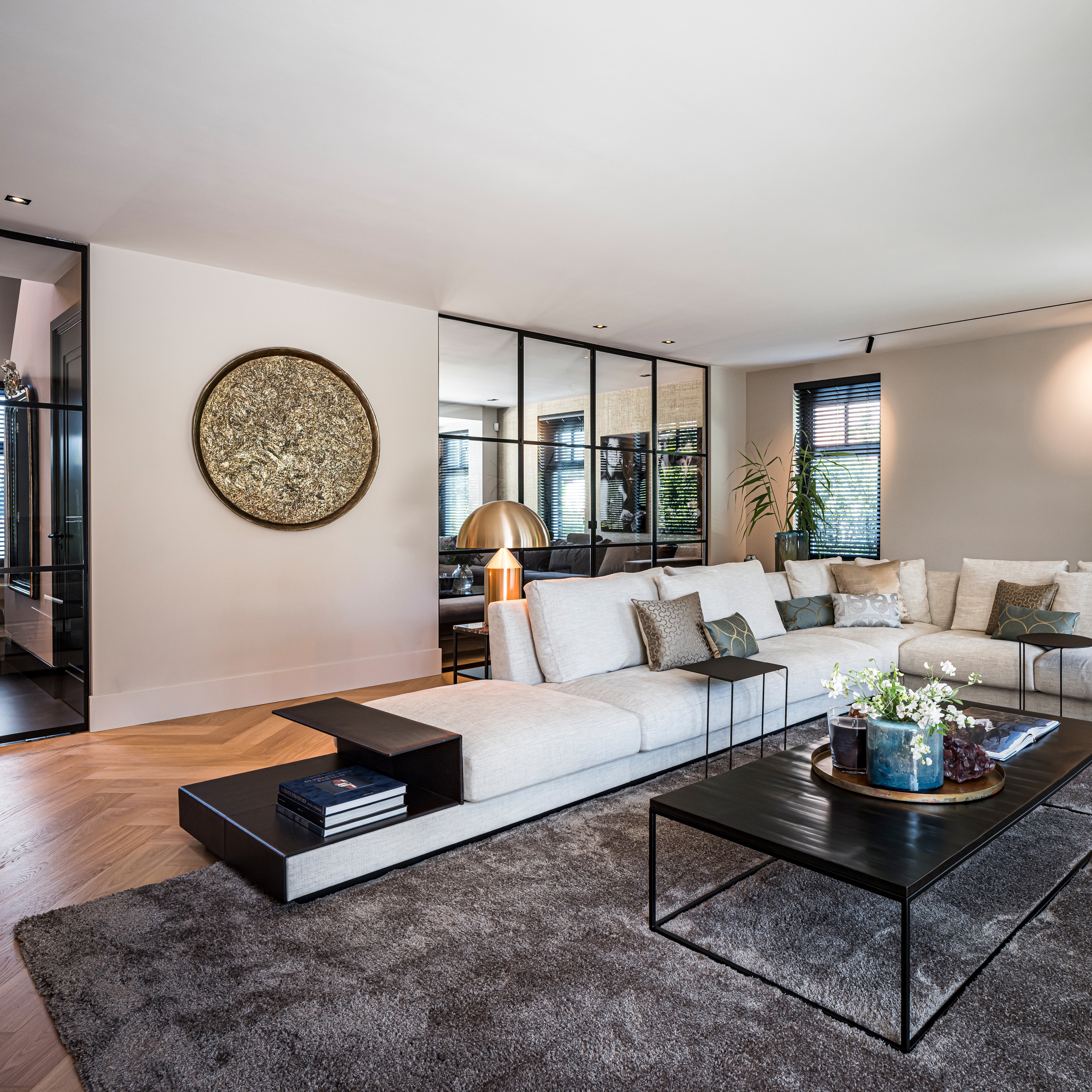 Mostrar el producto Project At Ease | Villa R4 with At Ease by Linda LaGrand del fabricante Frankly Amsterdam