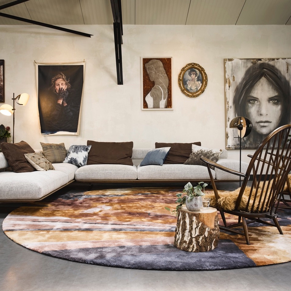 Mostrar el producto Project Special  | Sun Sea Surf (round) with a Eucalyptus and 
Mohair special by Studio Jeroen van Zwetselaar del fabricante Frankly Amsterdam