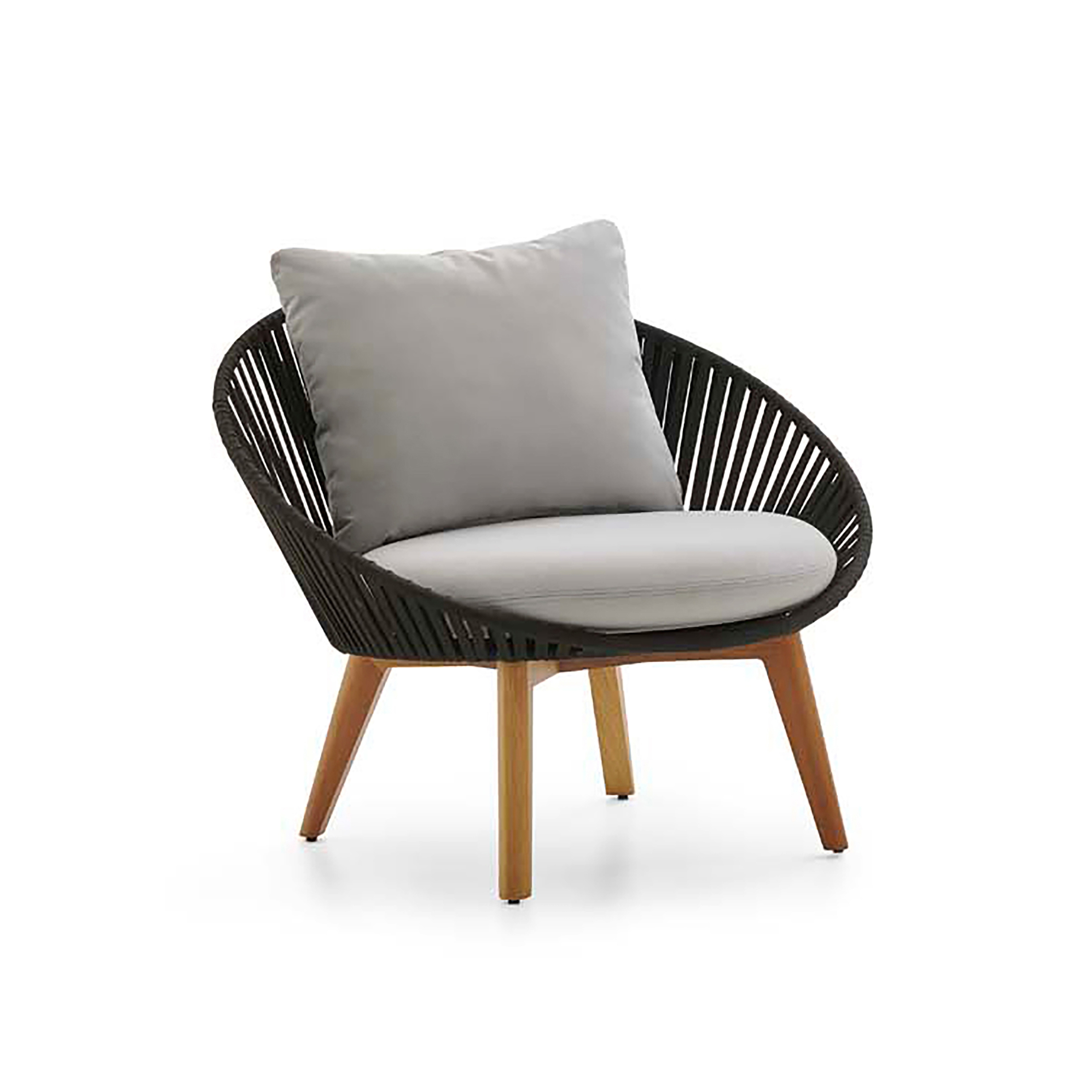Display product Bloom E Club Armchair from manufacturer PARLA