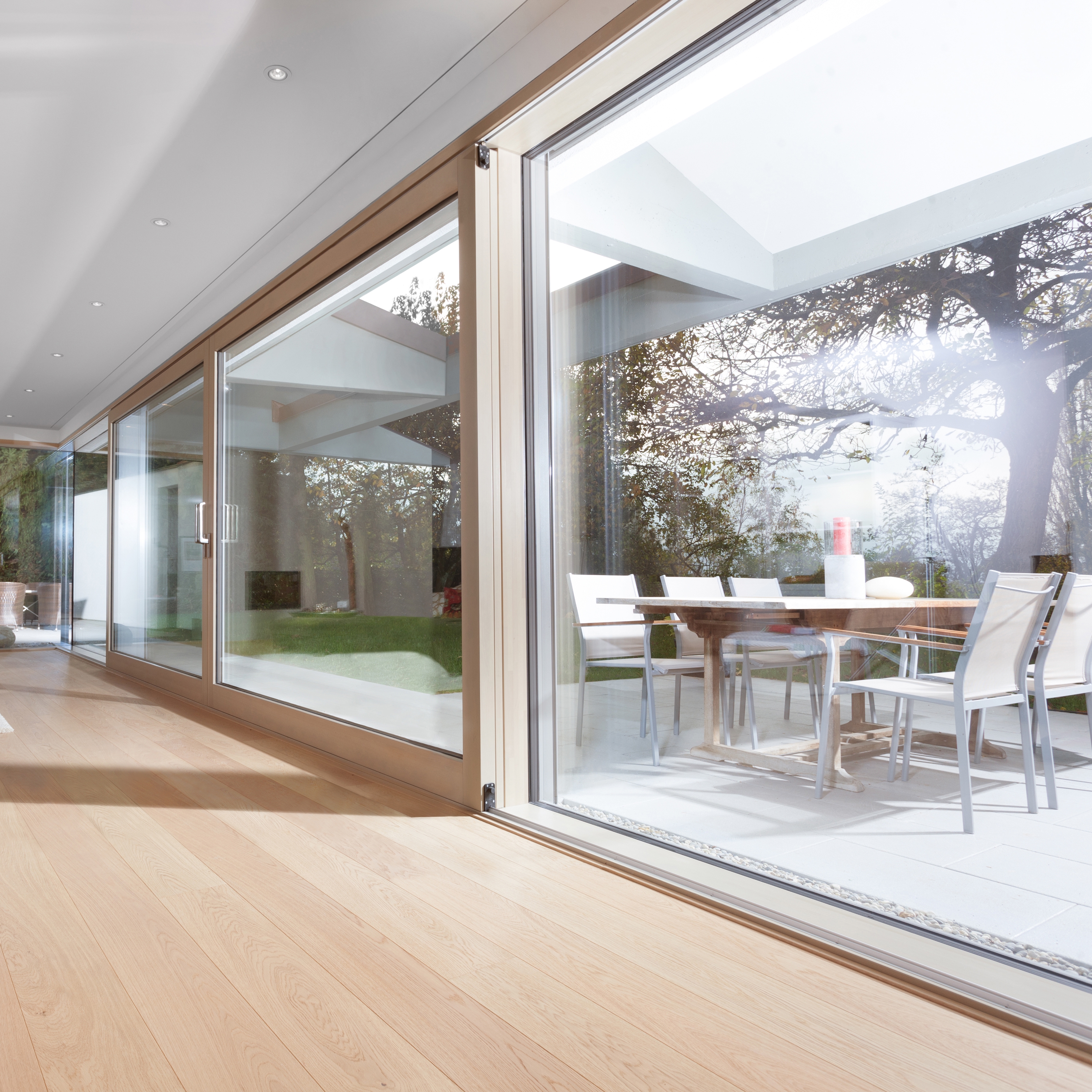 Display product FineLine Facade | FineLine by Unilux from manufacturer Unilux