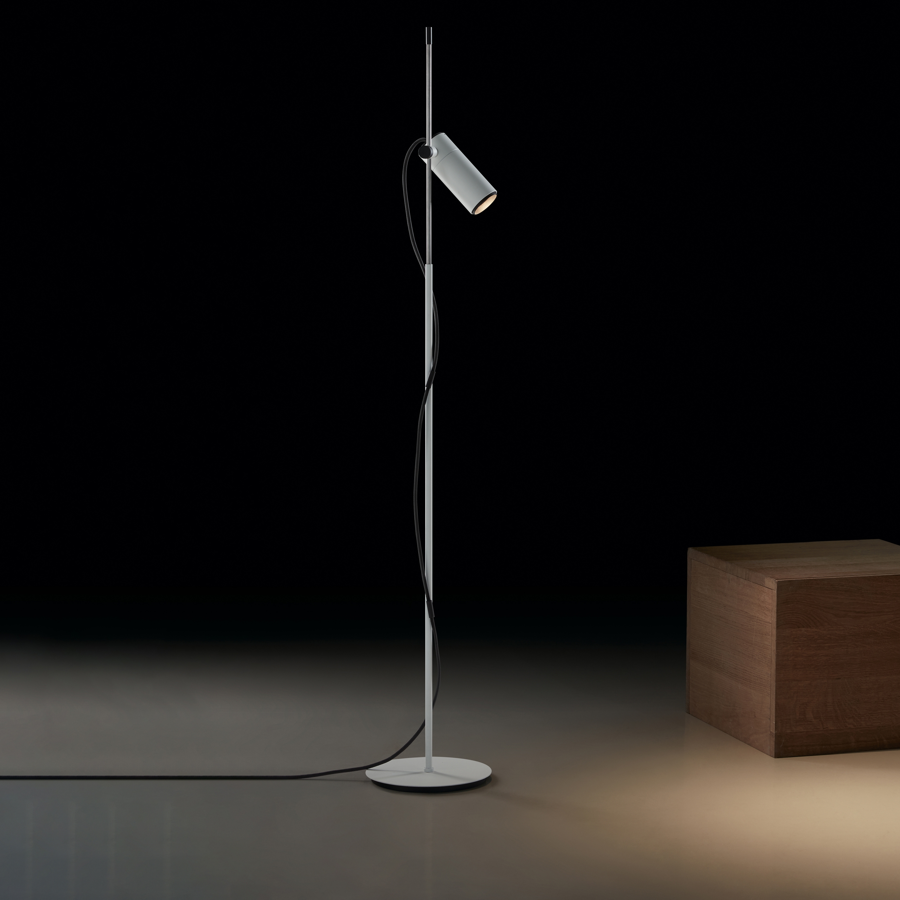 Mostra il prodotto Focus Line Floor del produttore Insolit
