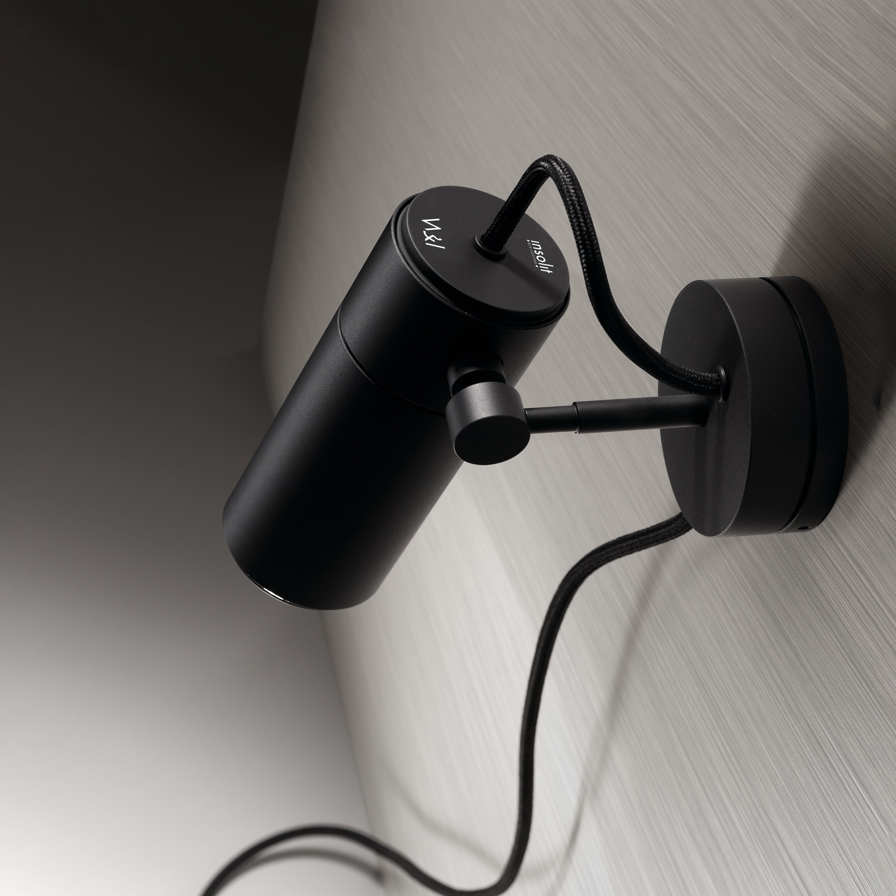 Mostra il prodotto Focus Line Magnet del produttore Insolit
