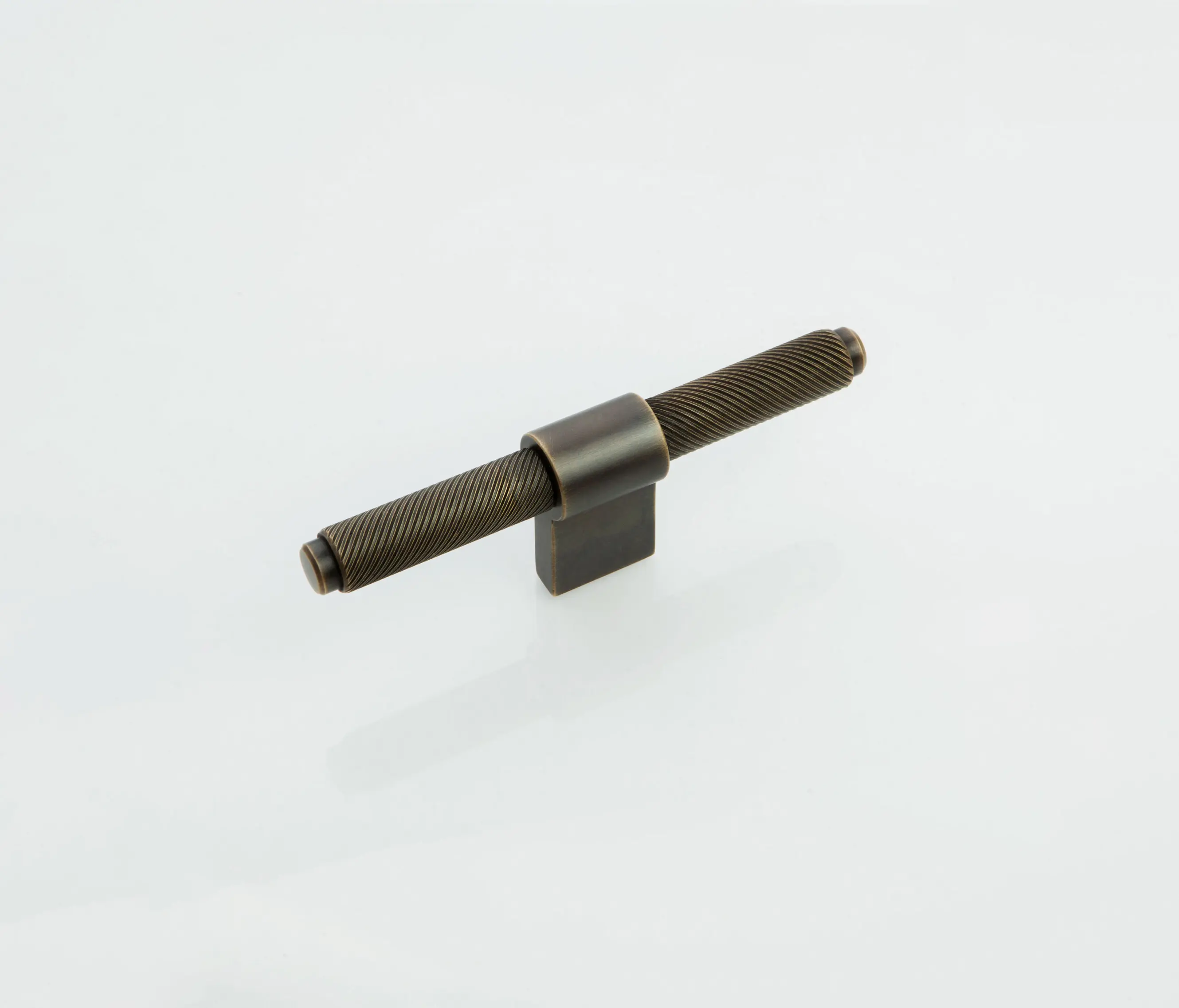 Craftvoll - Furniture Handle WCM1 | The T Brass bronzed