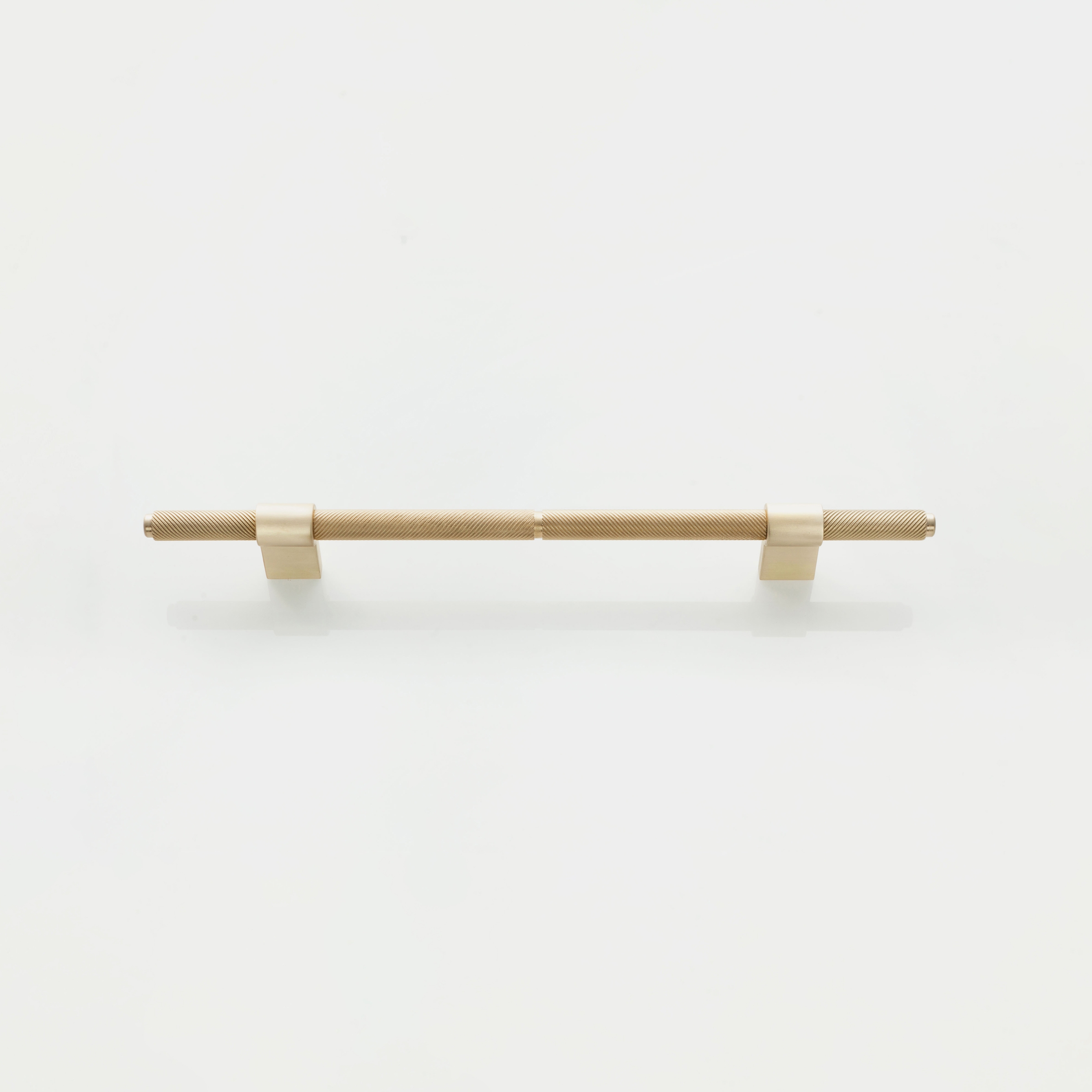 Mostra il prodotto Furniture Handle WCM3 | The H Brass matt del produttore Craftvoll