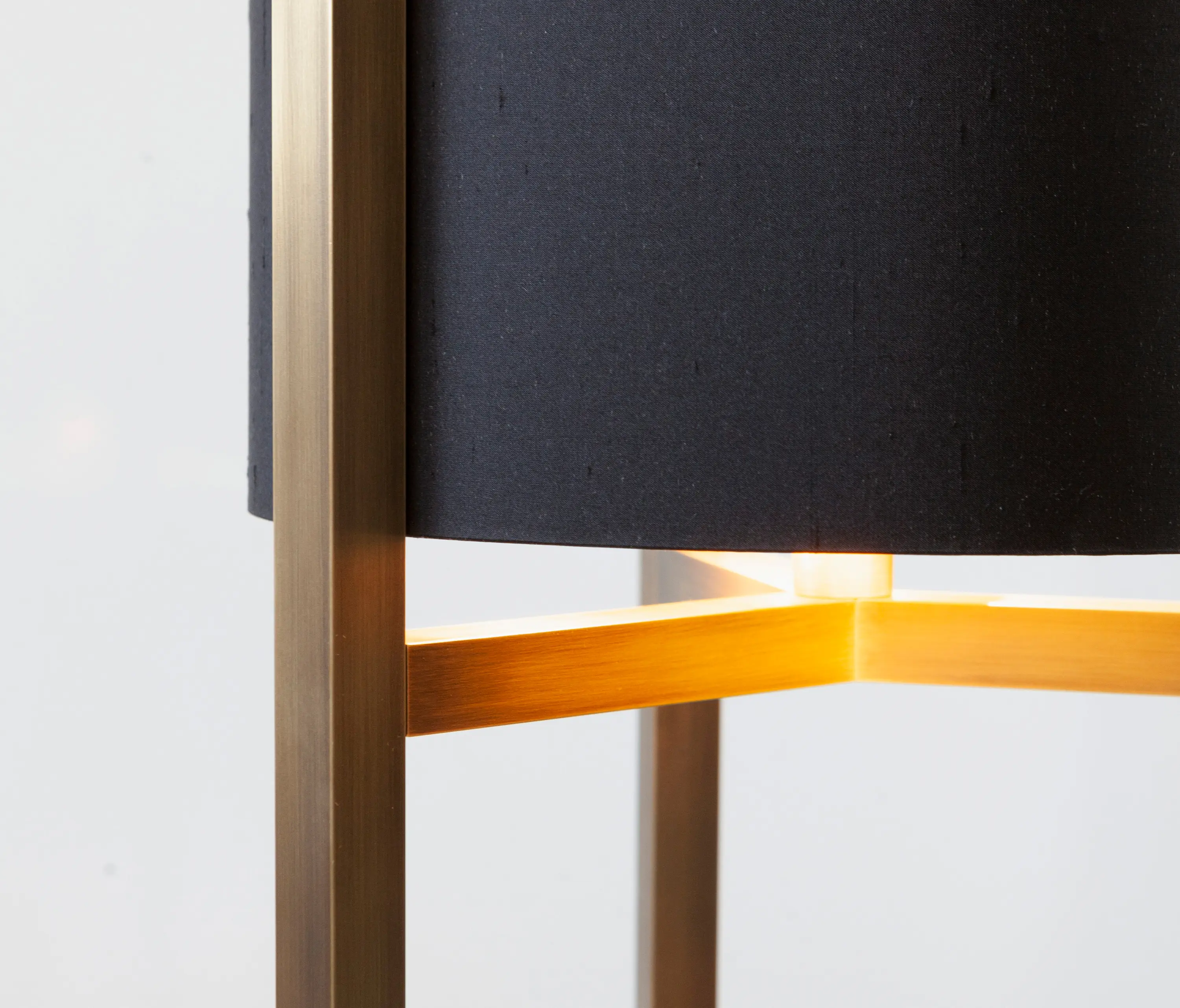 Craftvoll - Standing Lamp WCM9 | The Tría