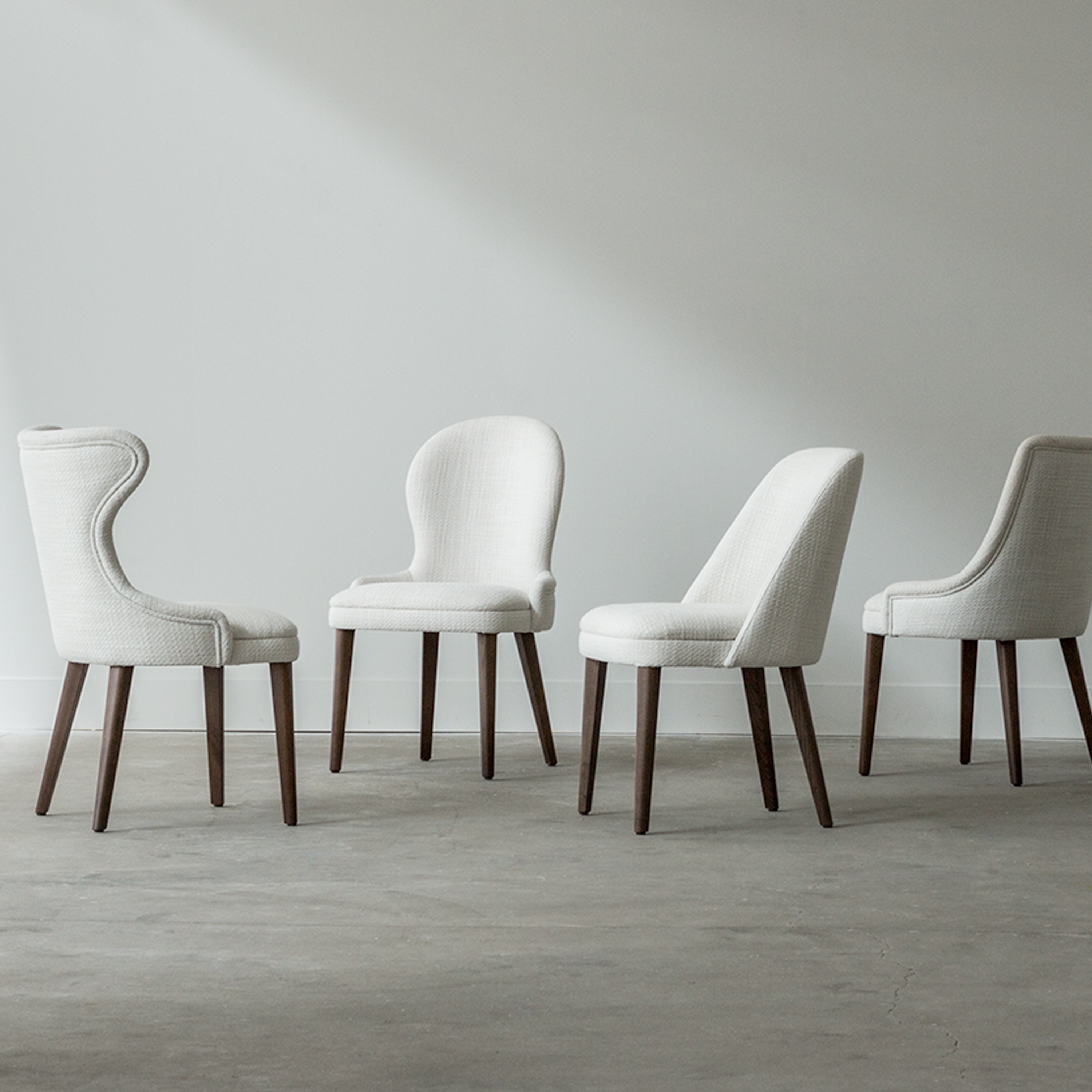CHAIRS & POUFS