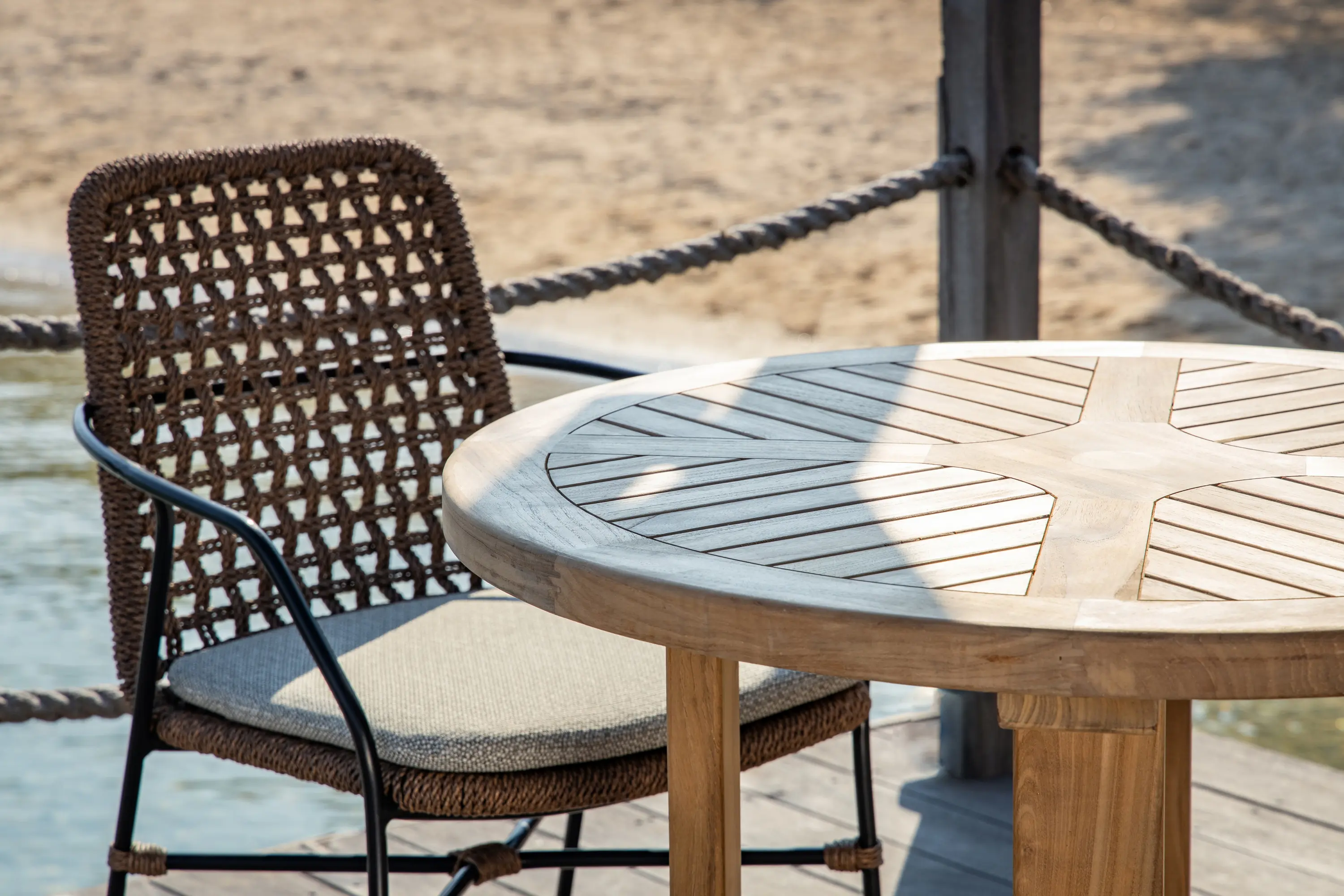 cbdesign - Aero Table 100