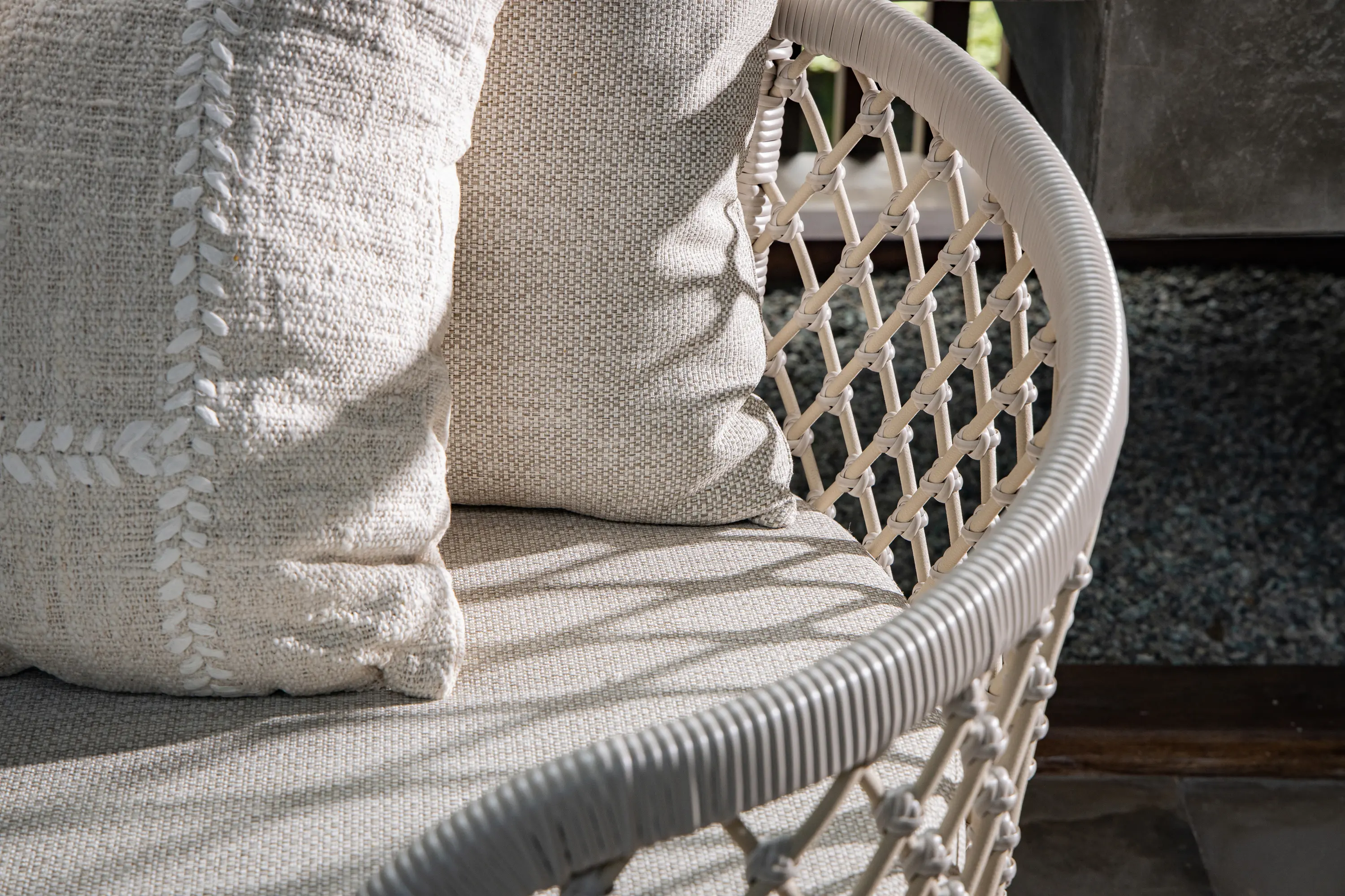 cbdesign - Brooklyn Round Sofa