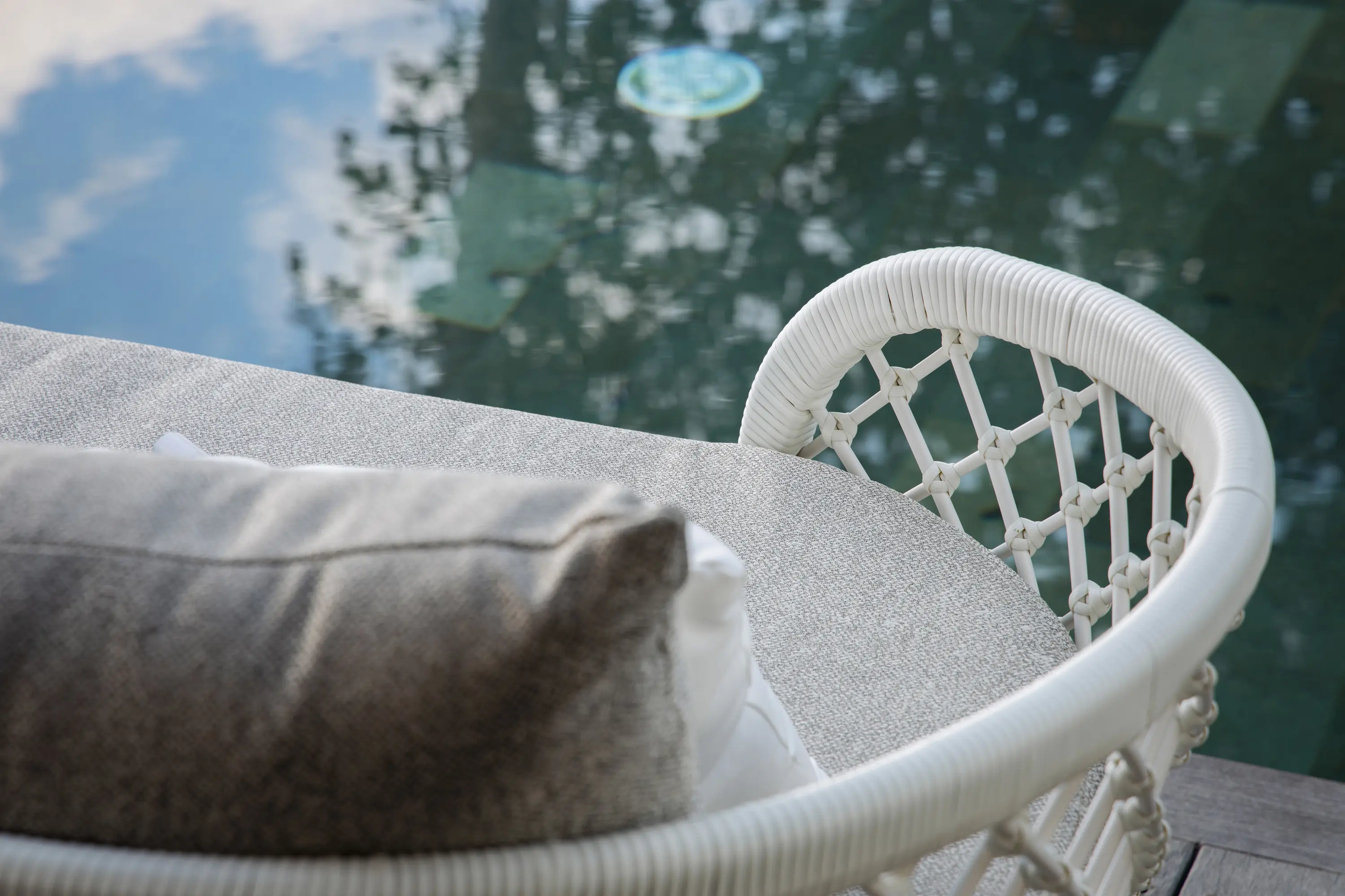 cbdesign - Brooklyn Round Sofa