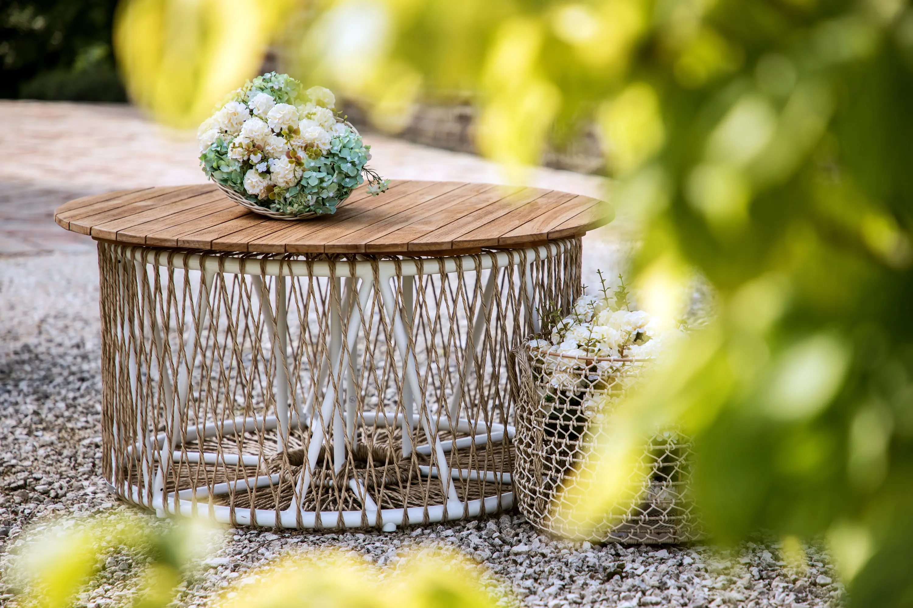 cbdesign - Cocktail Table 46