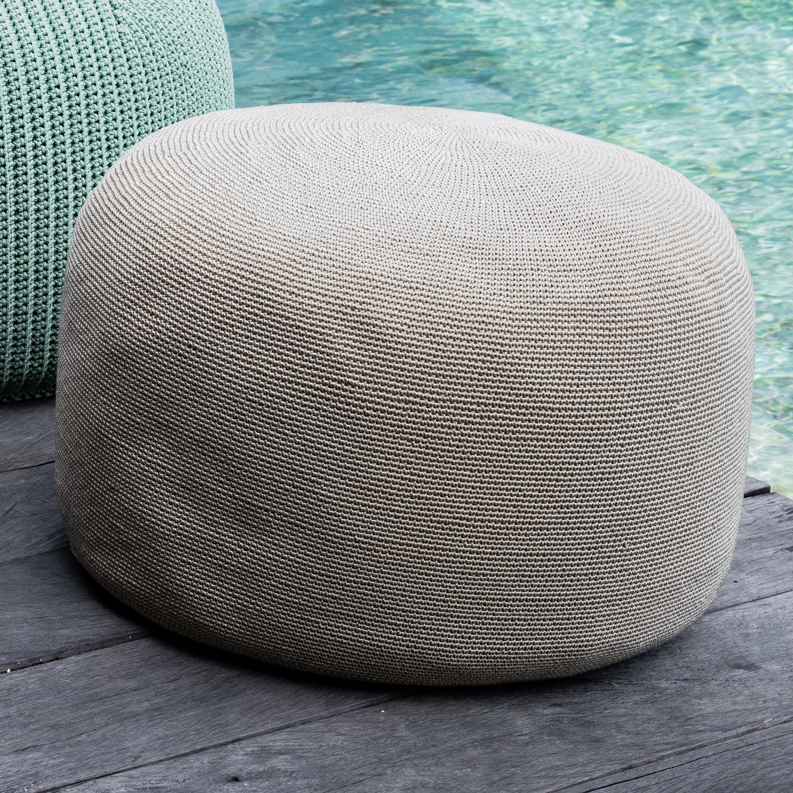 Display product Viareggio Pouf Round from manufacturer cbdesign