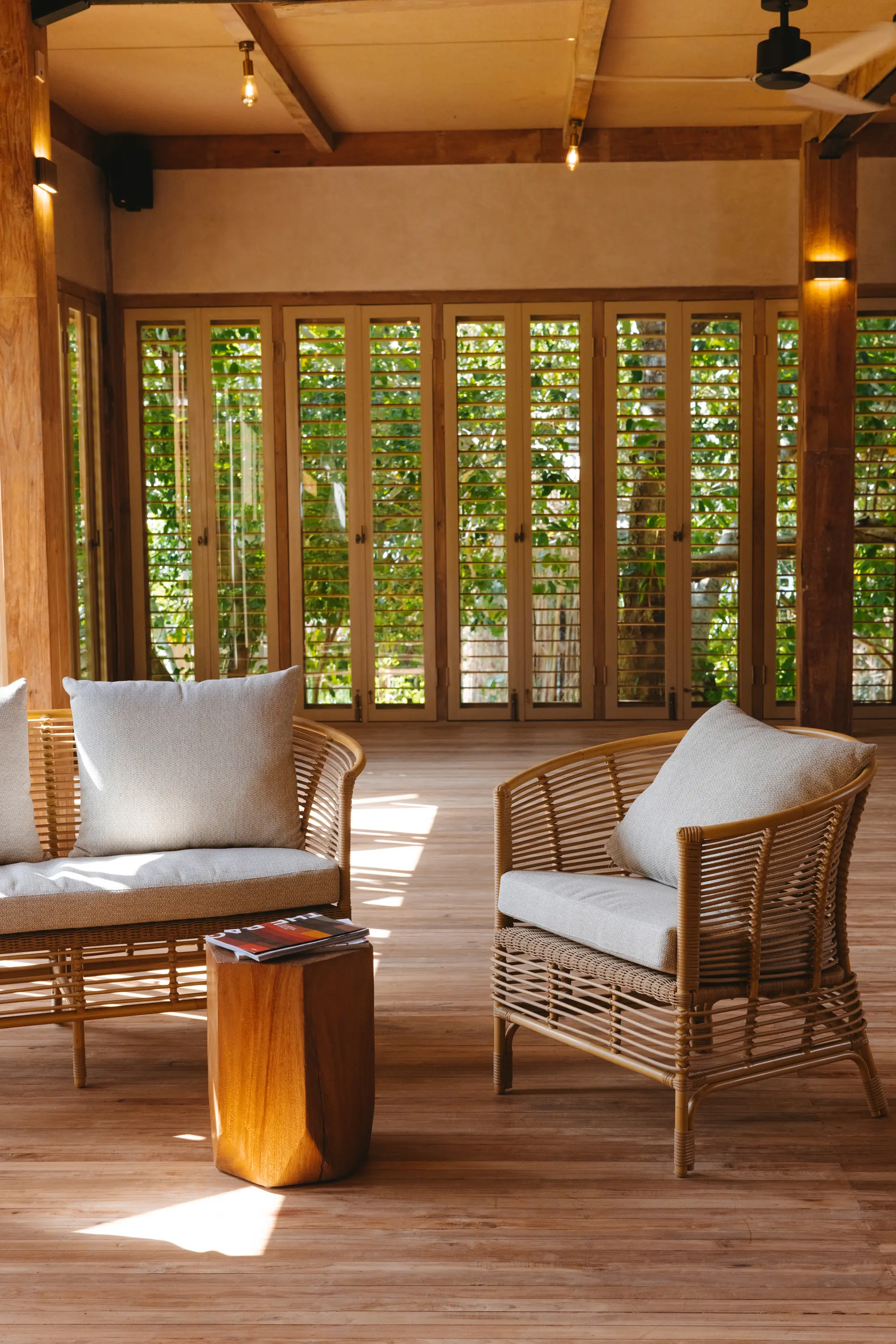 cbdesign - Lilia Sofa
