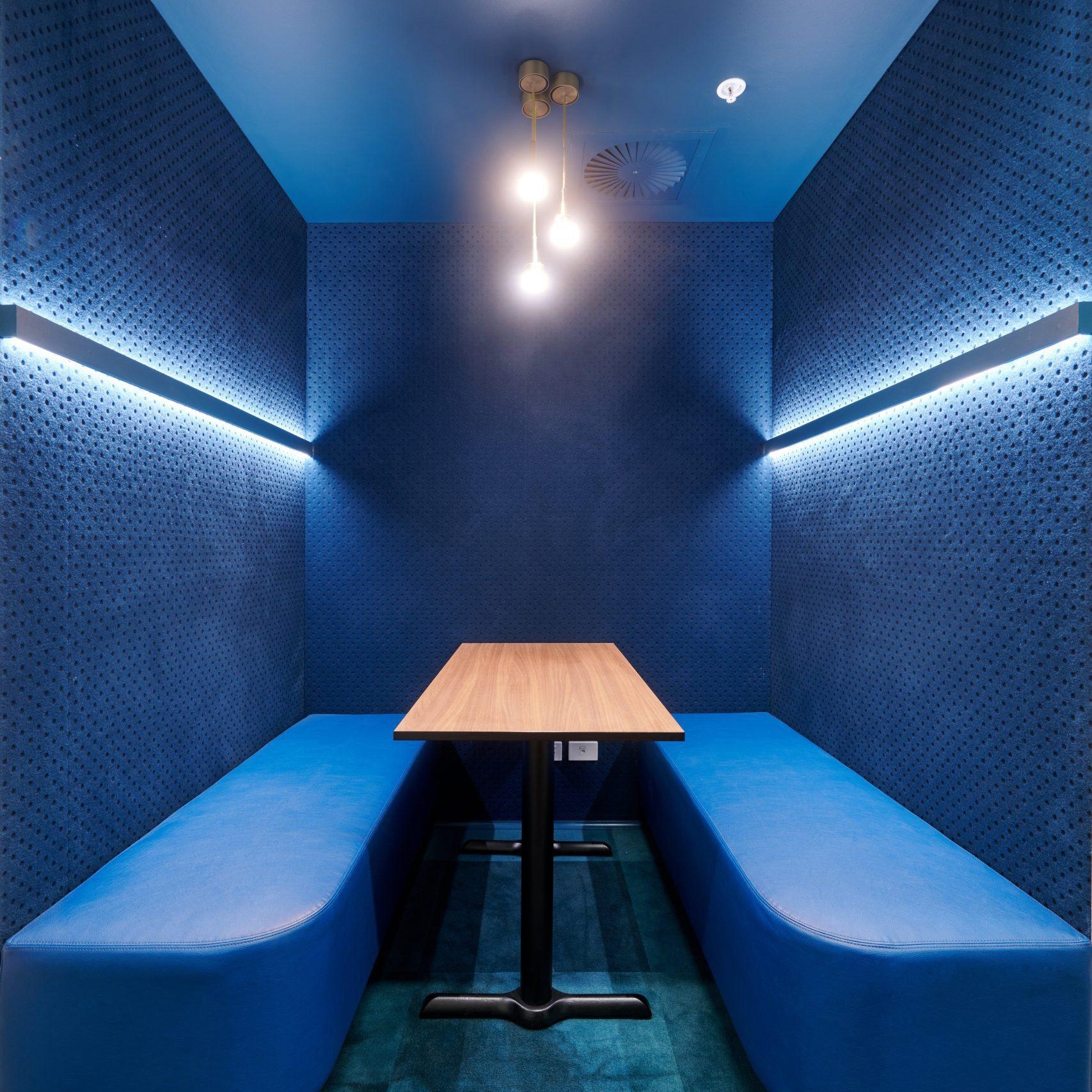 Display product Vertiface® - Fabric wallcovering from manufacturer Autex Acoustics