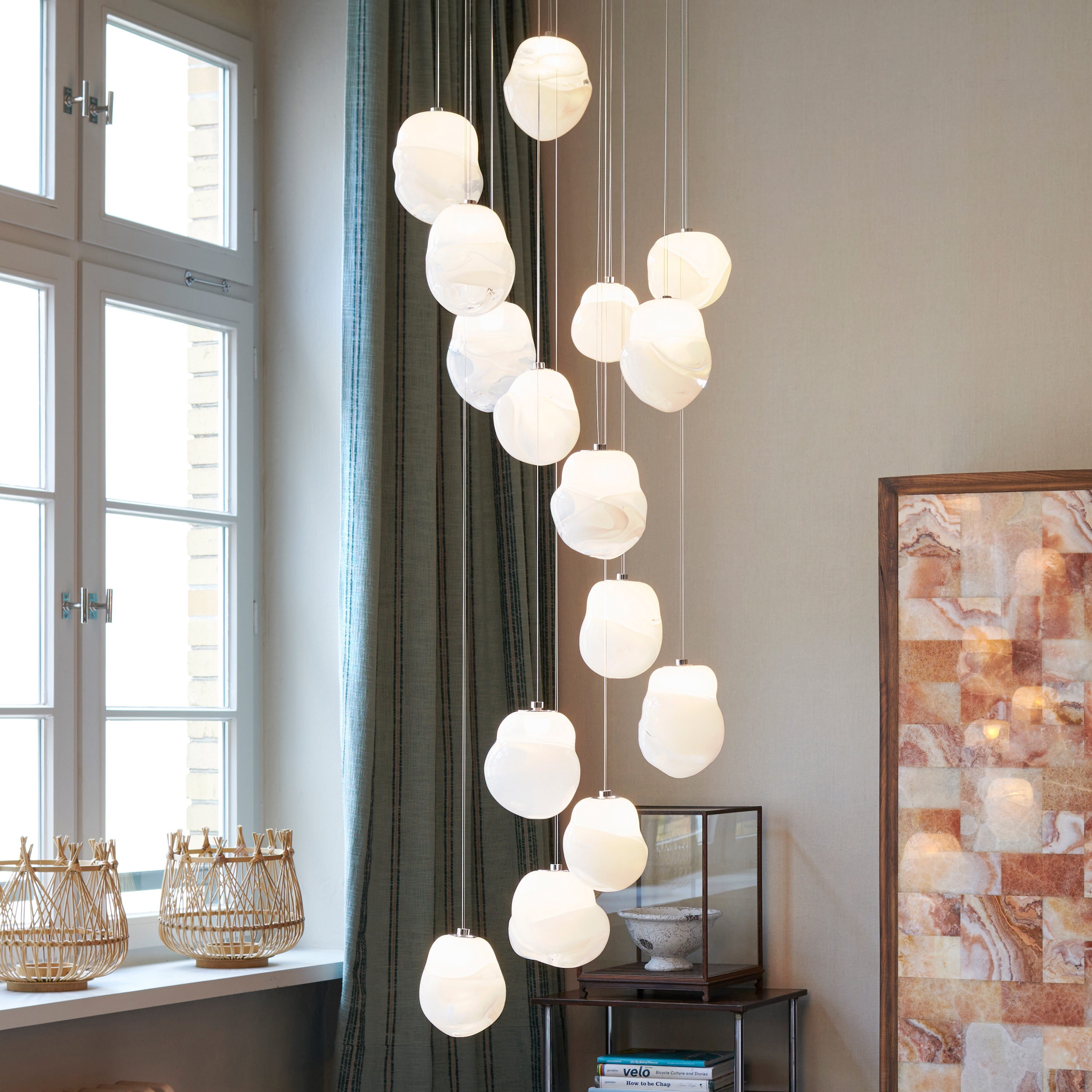 Display product Of Movement and Material White from manufacturer ANALOG