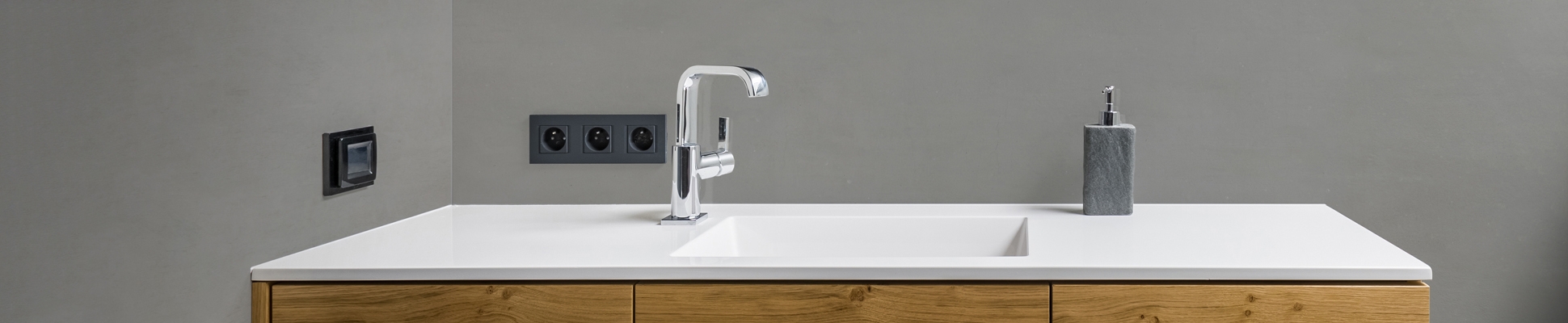 Discover the world of manufacturer Staron®