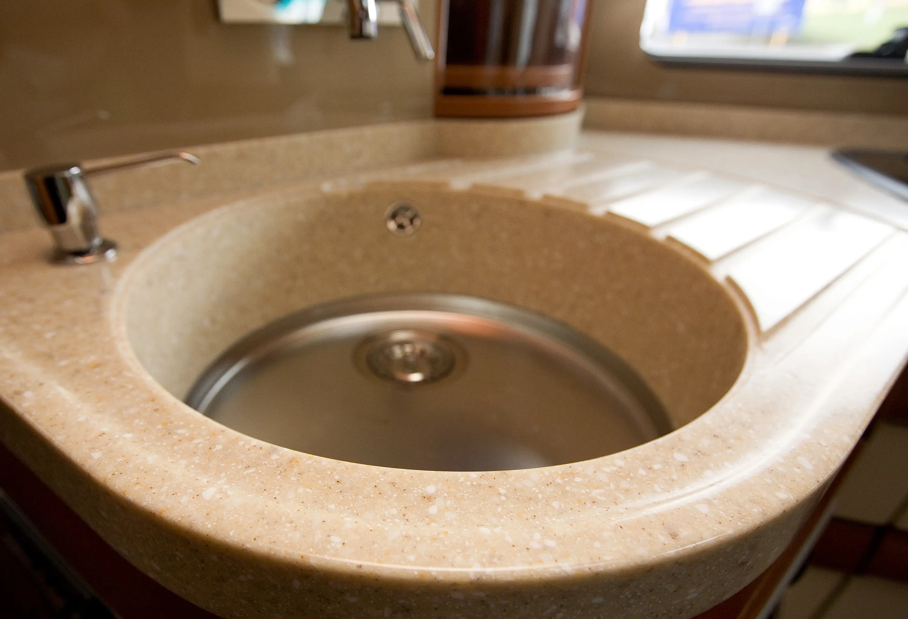 Staron® - Pebble Gold