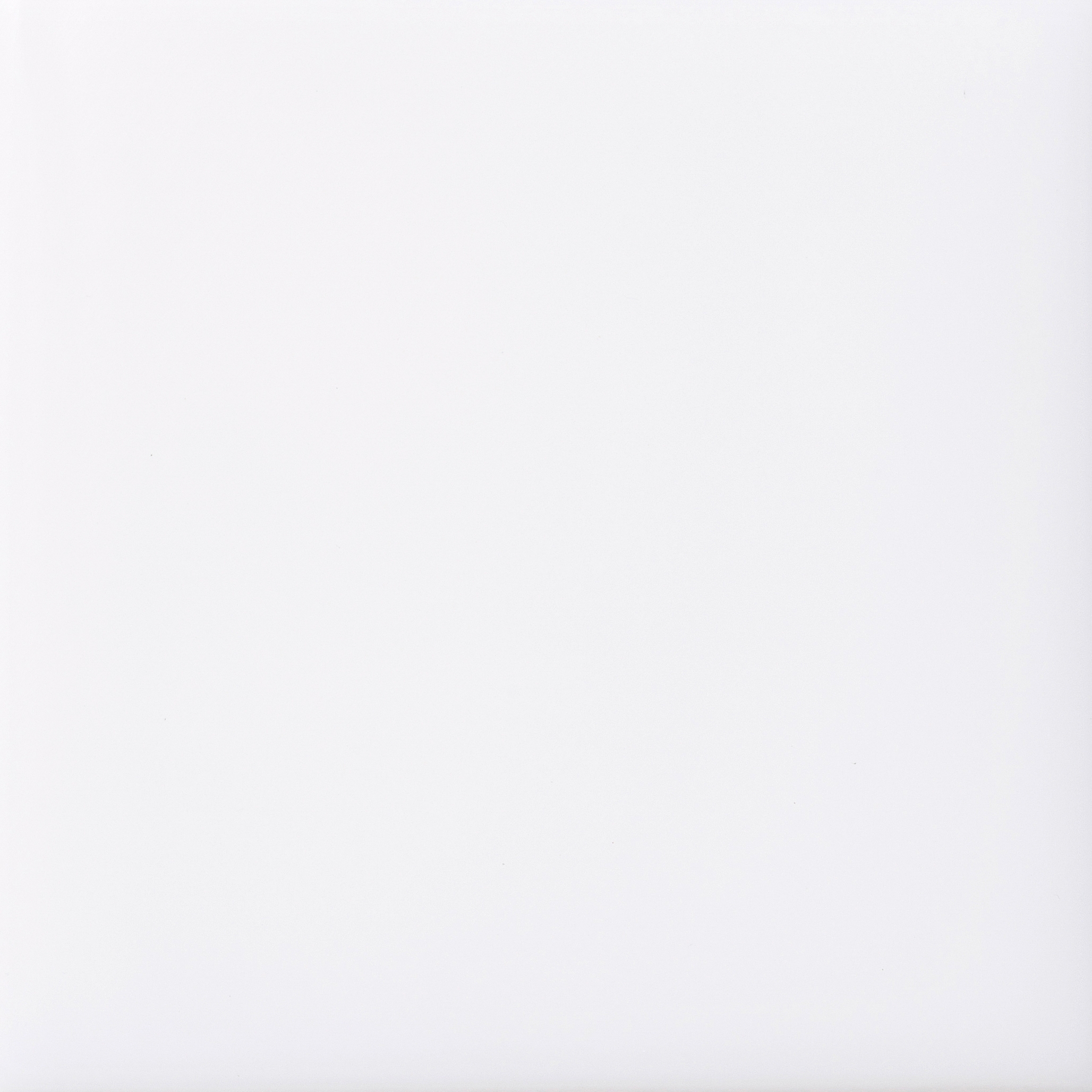 Display product Solid Dazzling White from manufacturer Staron®